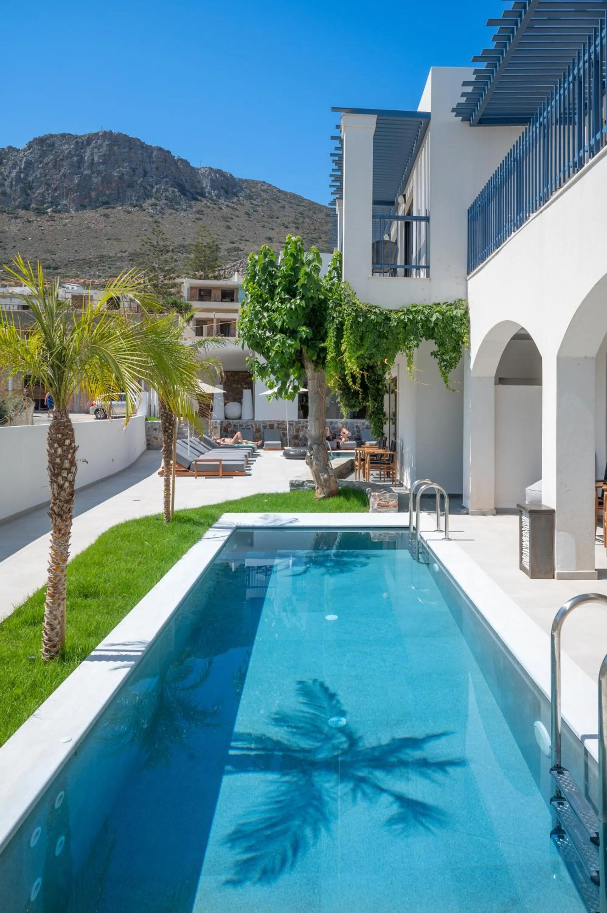 Property building, Swimming Pool in Bita Hubs