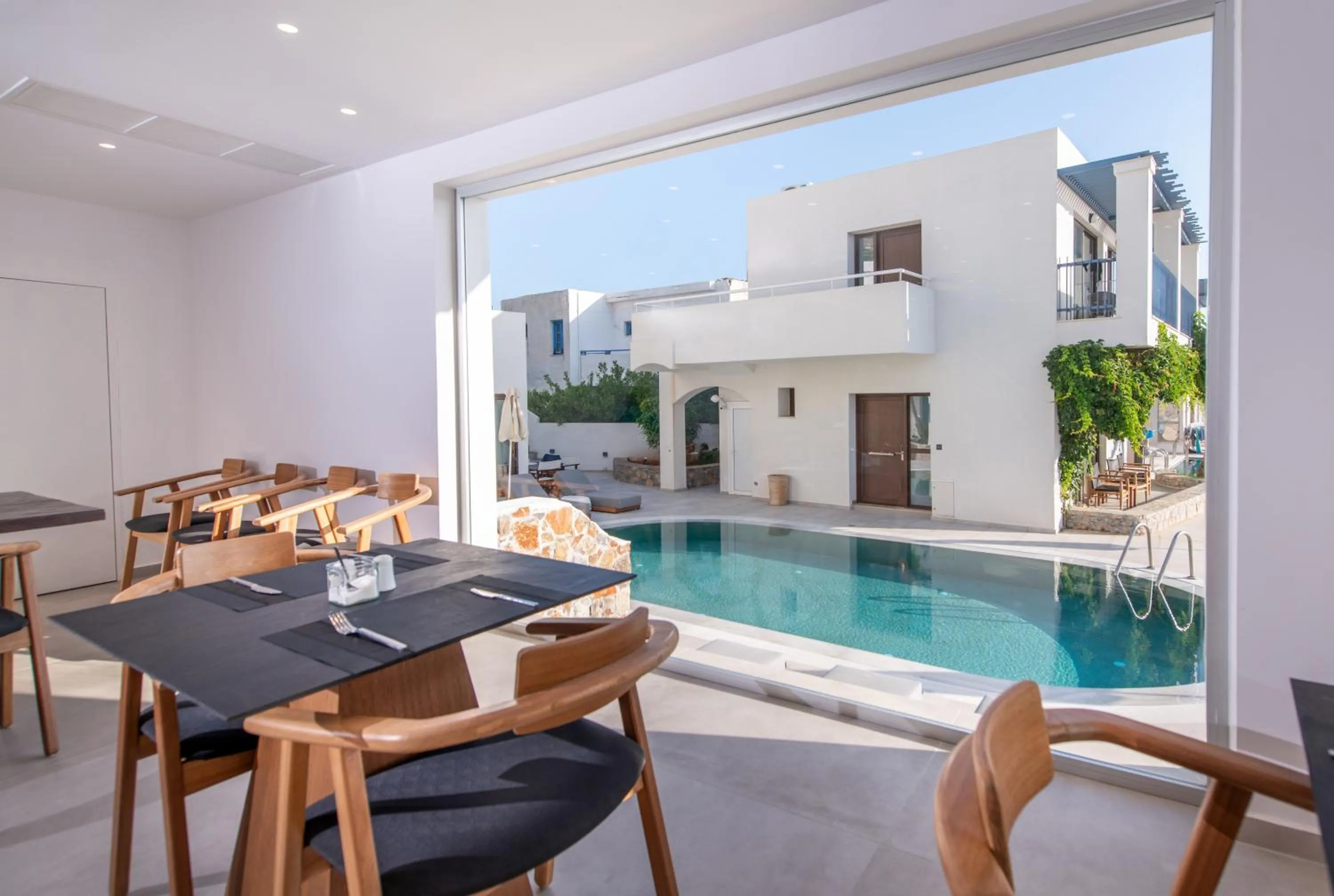 Property building, Swimming Pool in Bita Hubs