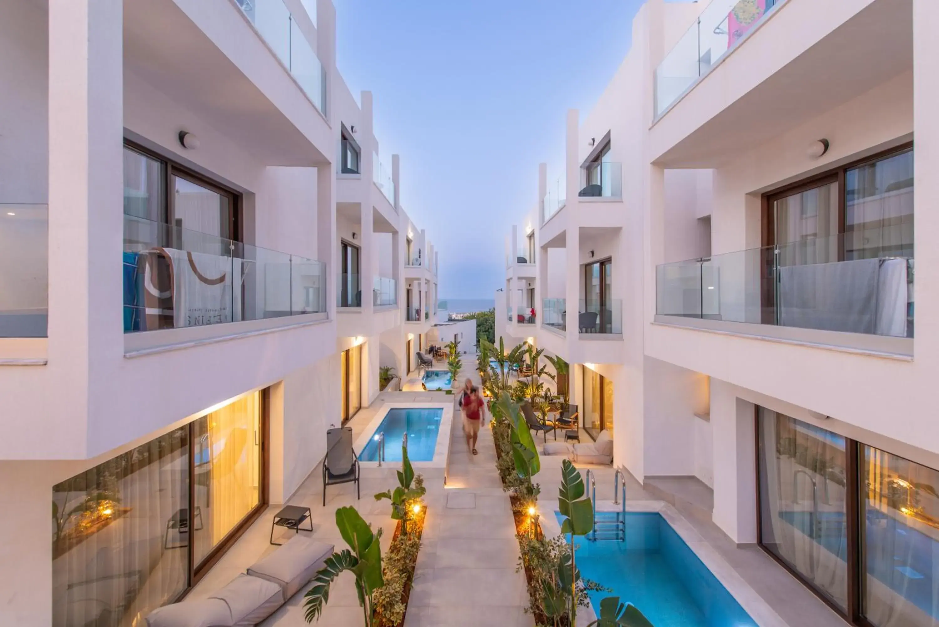 Property building, Pool View in Bita Hubs Property building, Pool View in Bita Hubs