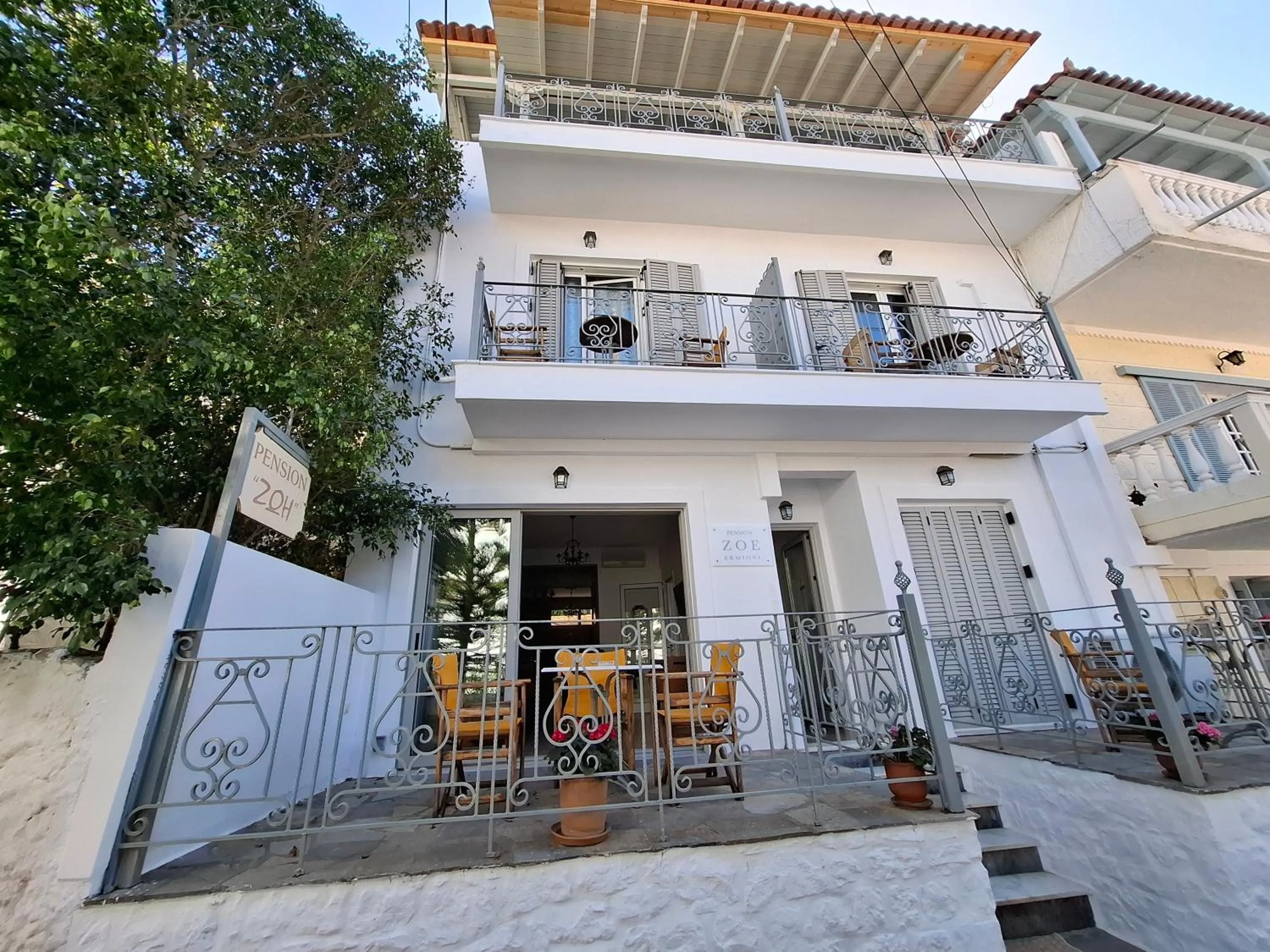 Property building in Zoe Pension