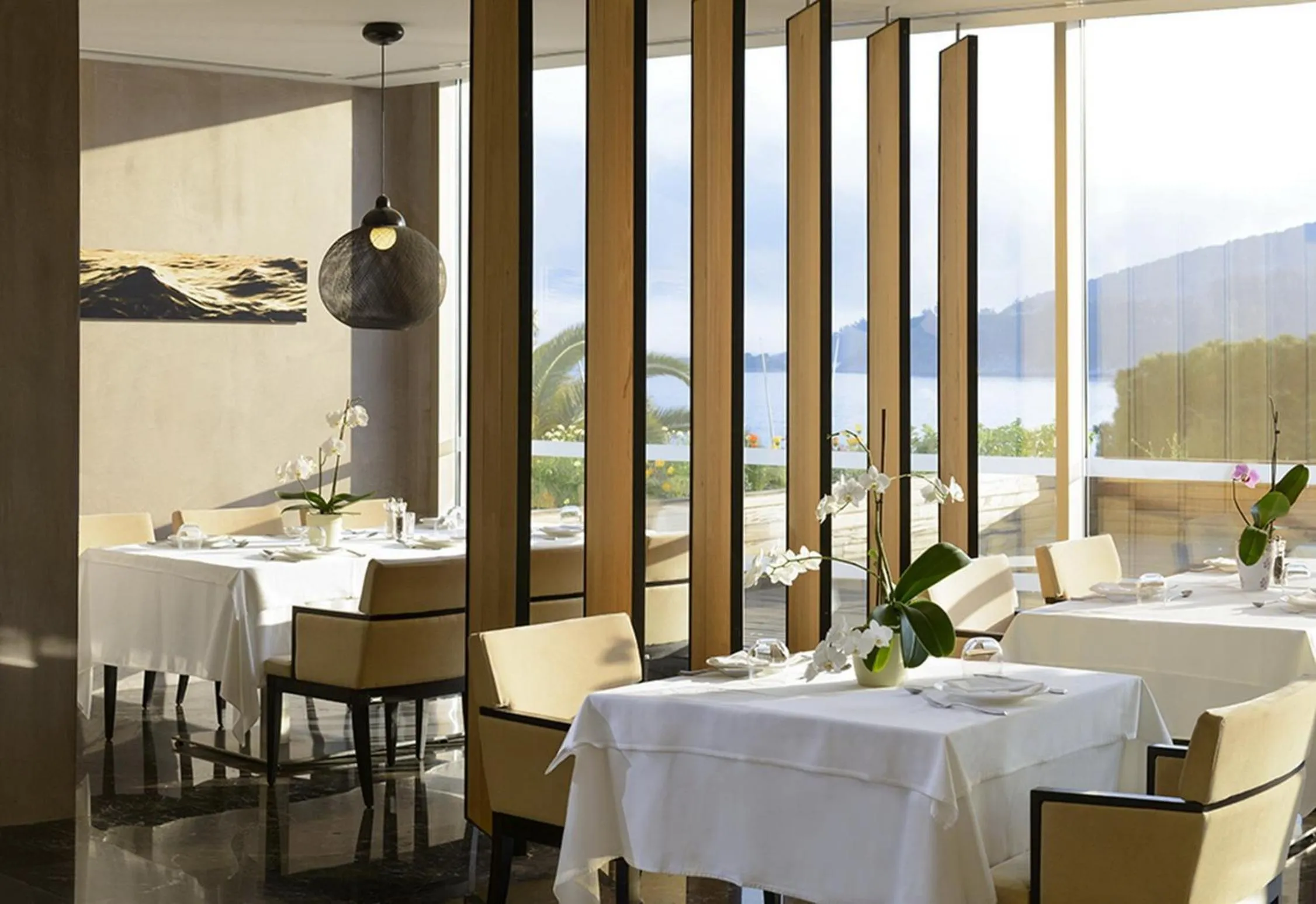 Restaurant/places to eat in Lucy Hotel