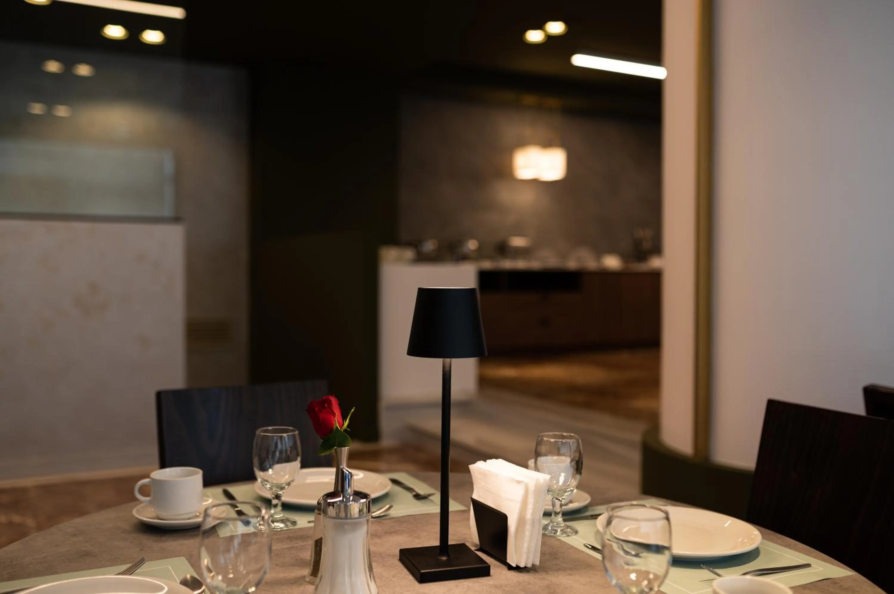 Restaurant/places to eat in Nestos Hotel