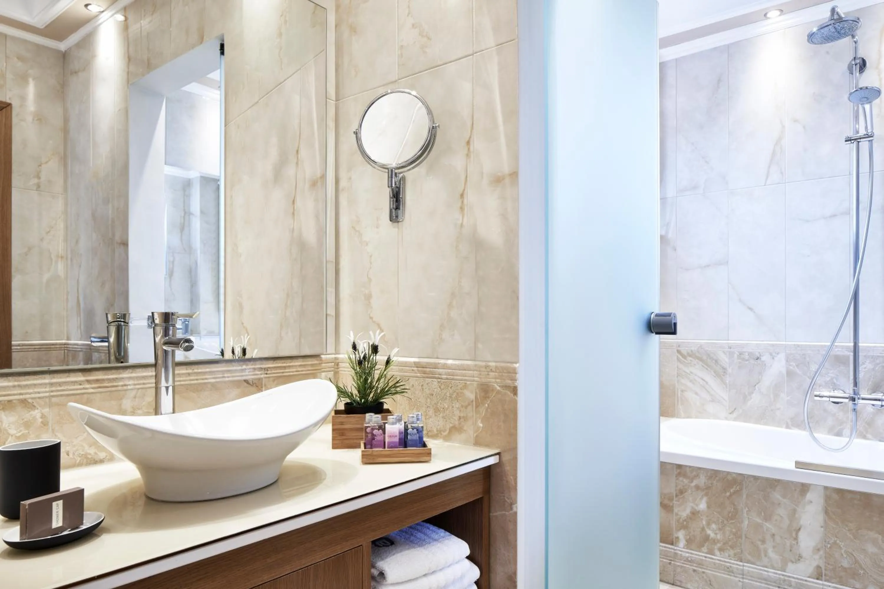 Bathroom in Antigoni Seaside Resort