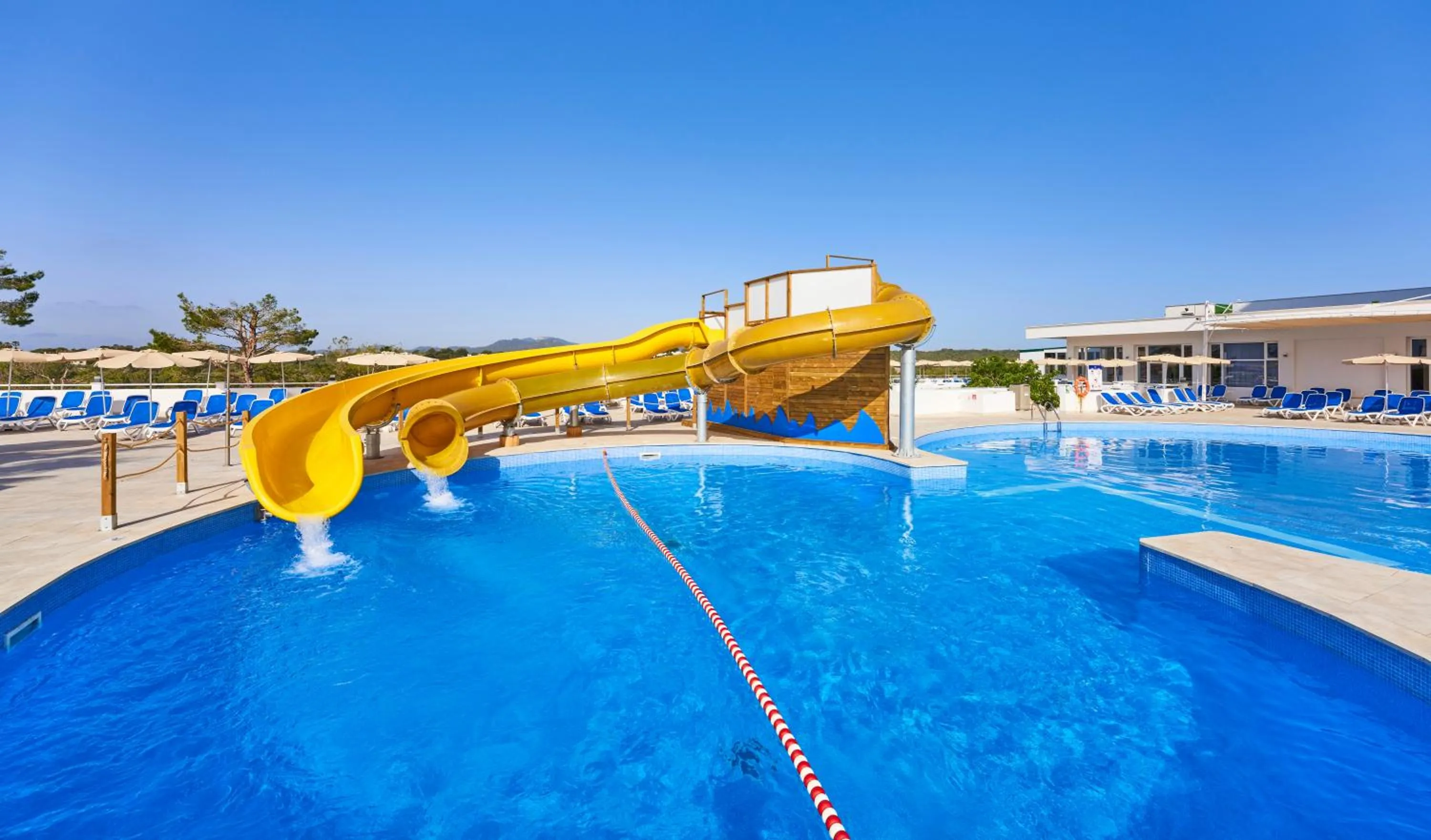 Swimming pool in Globales Samoa