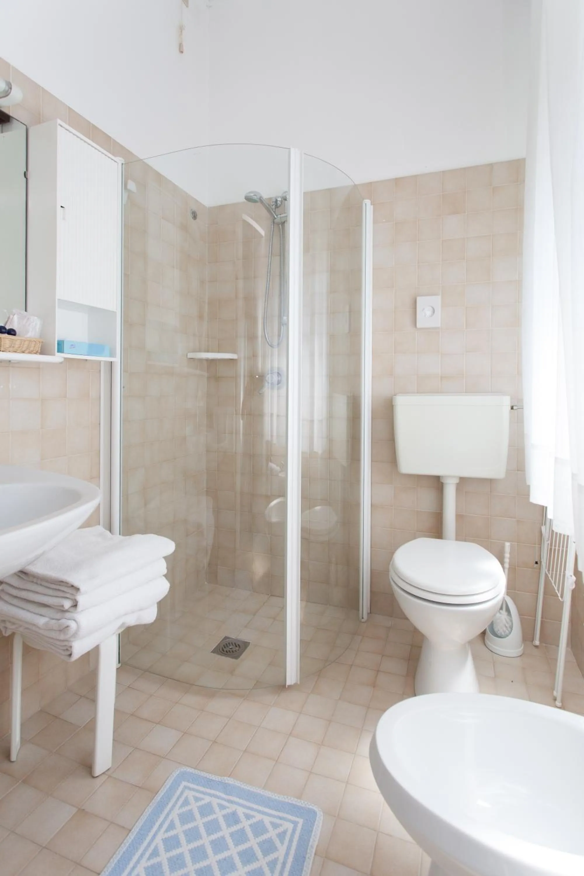 Bathroom in Hotel Marina