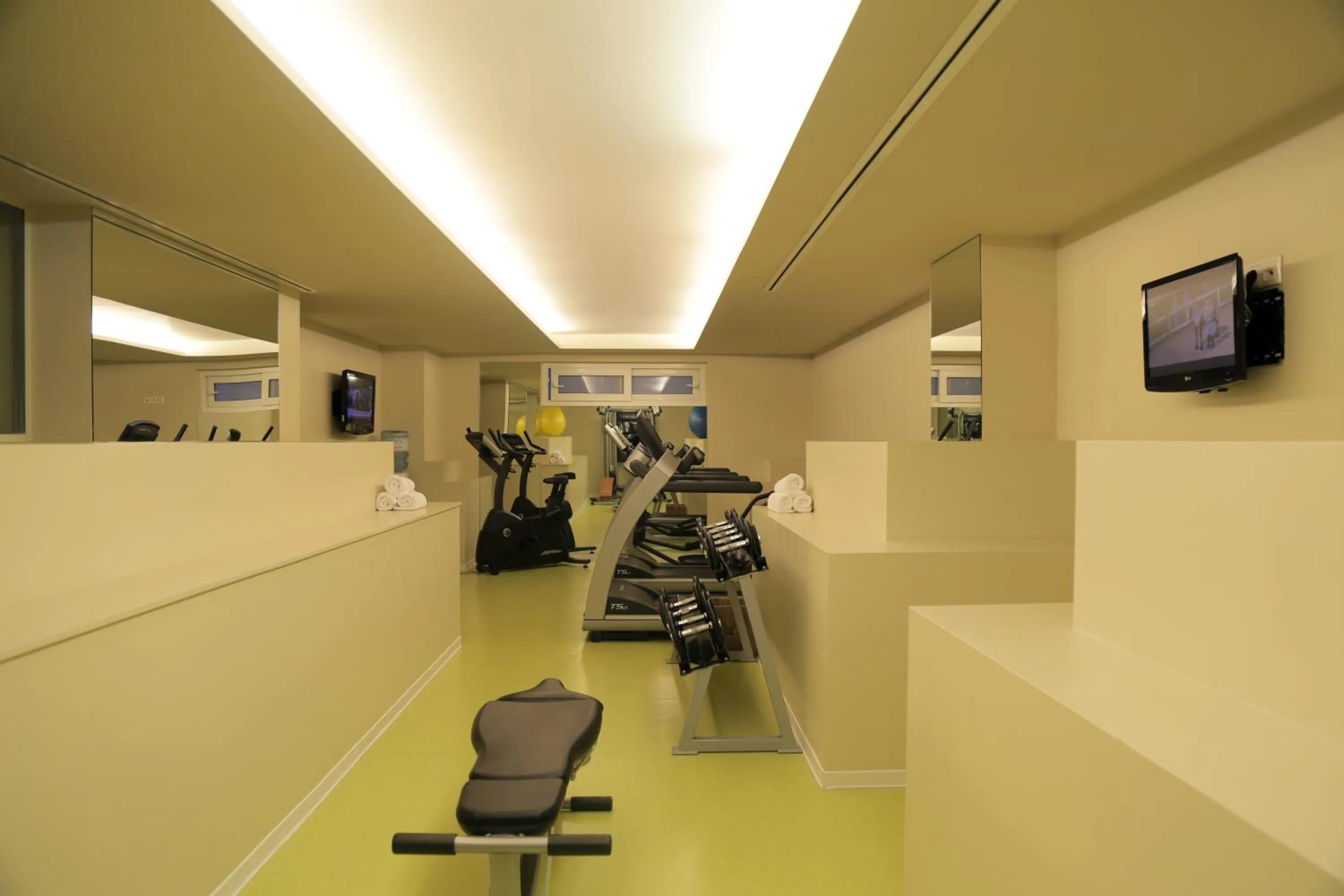 Fitness centre/facilities in The Y Hotel