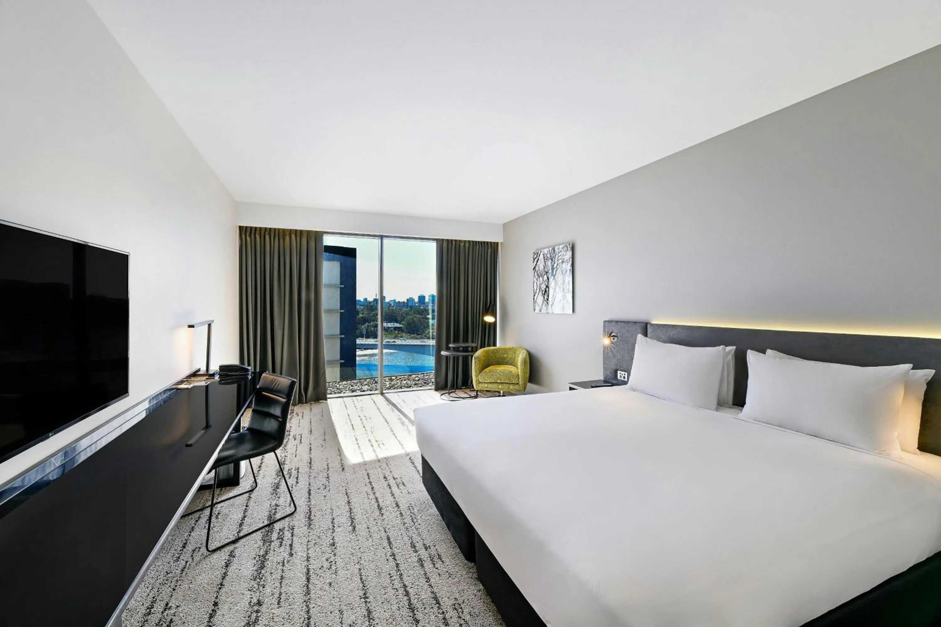 Photo of the whole room, Bed in Courtyard by Marriott Brisbane South Bank