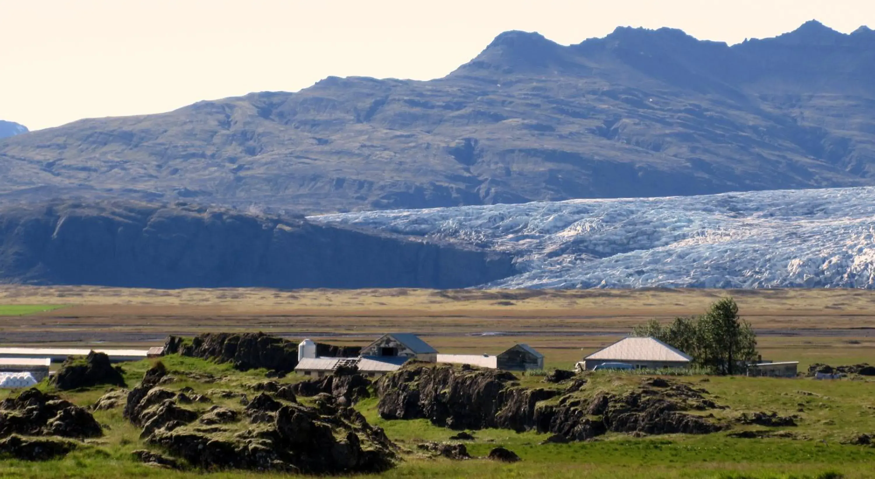 Standard Twin Room with Mountain View in Rauðaberg II Standard Twin Room with Mountain View in Rauðaberg II