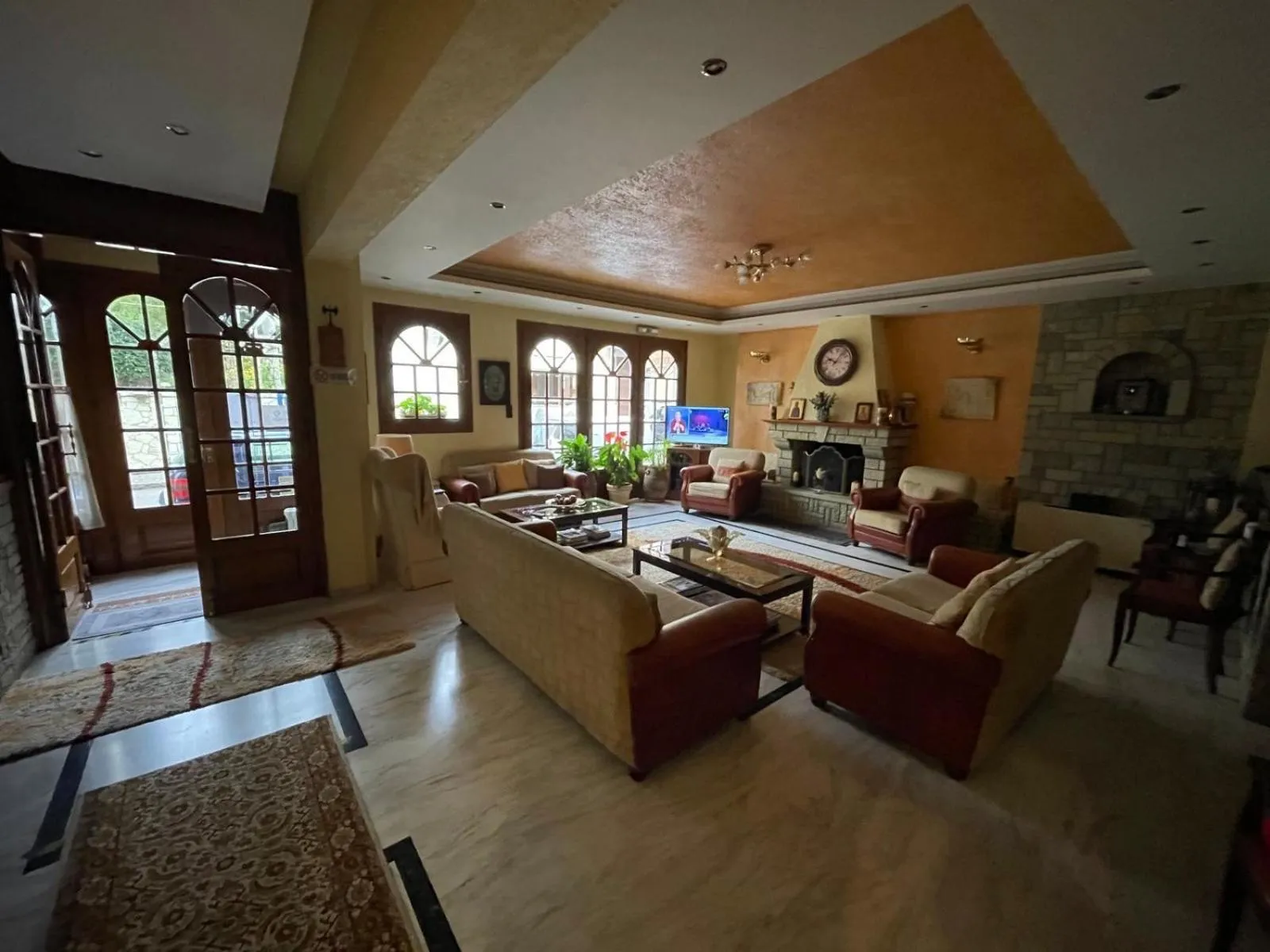 Lounge or bar in Olympic Hotel