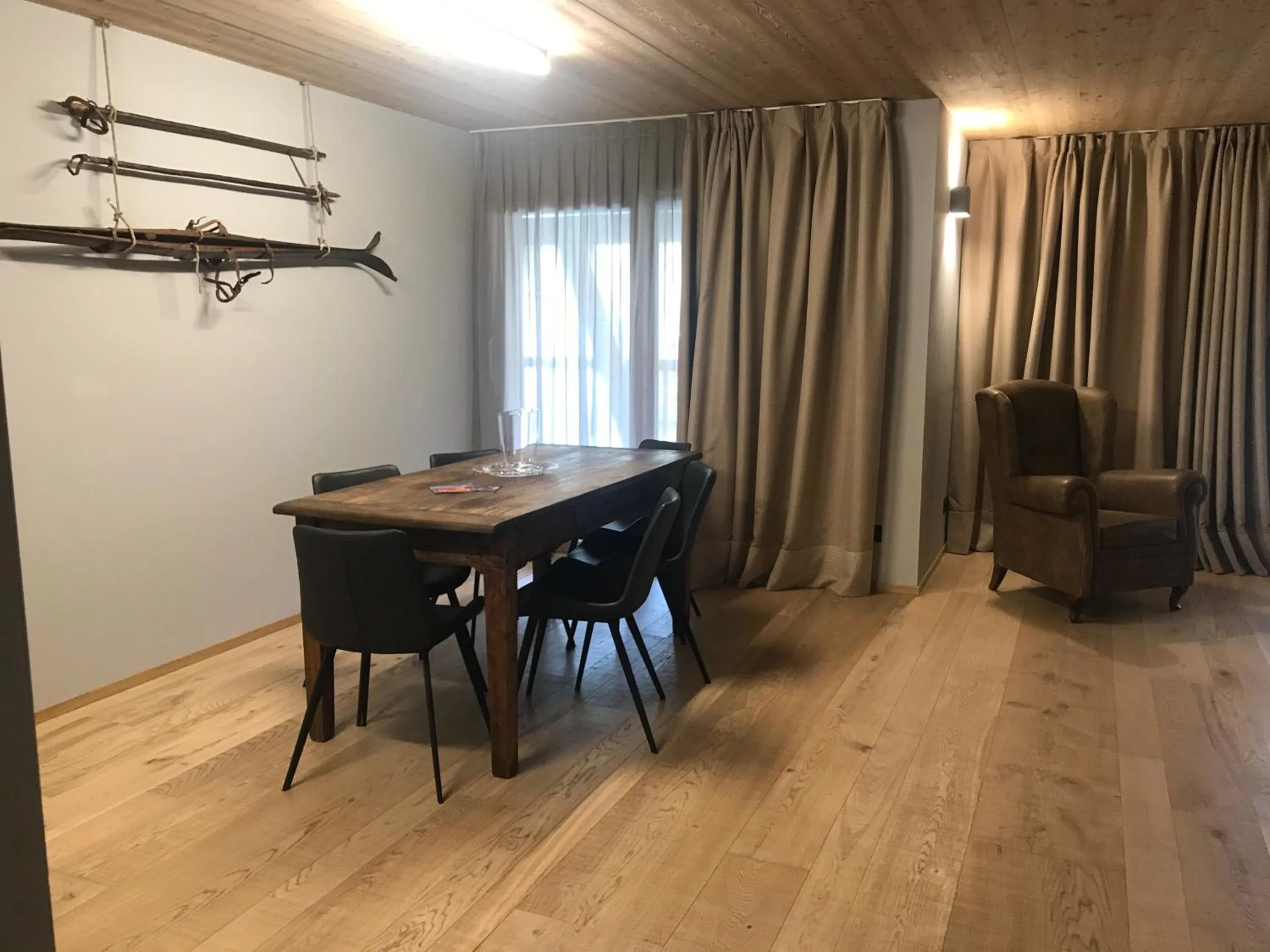 Living room in Aux Pieds du Roi - Suite & Spa