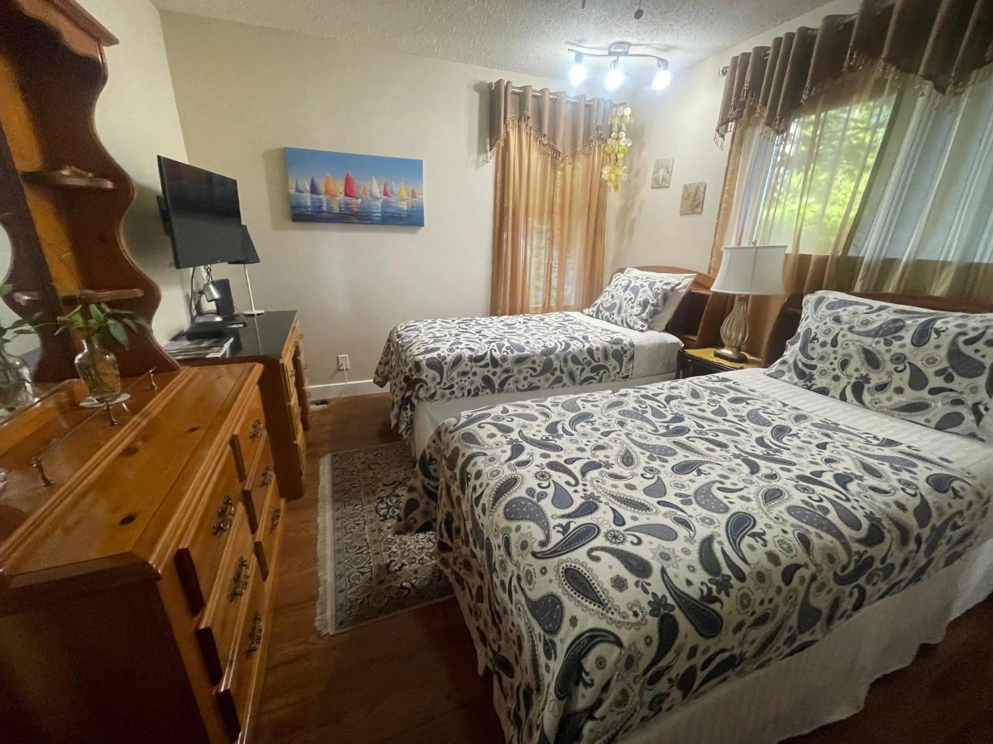 Bed in Garden Bridge House