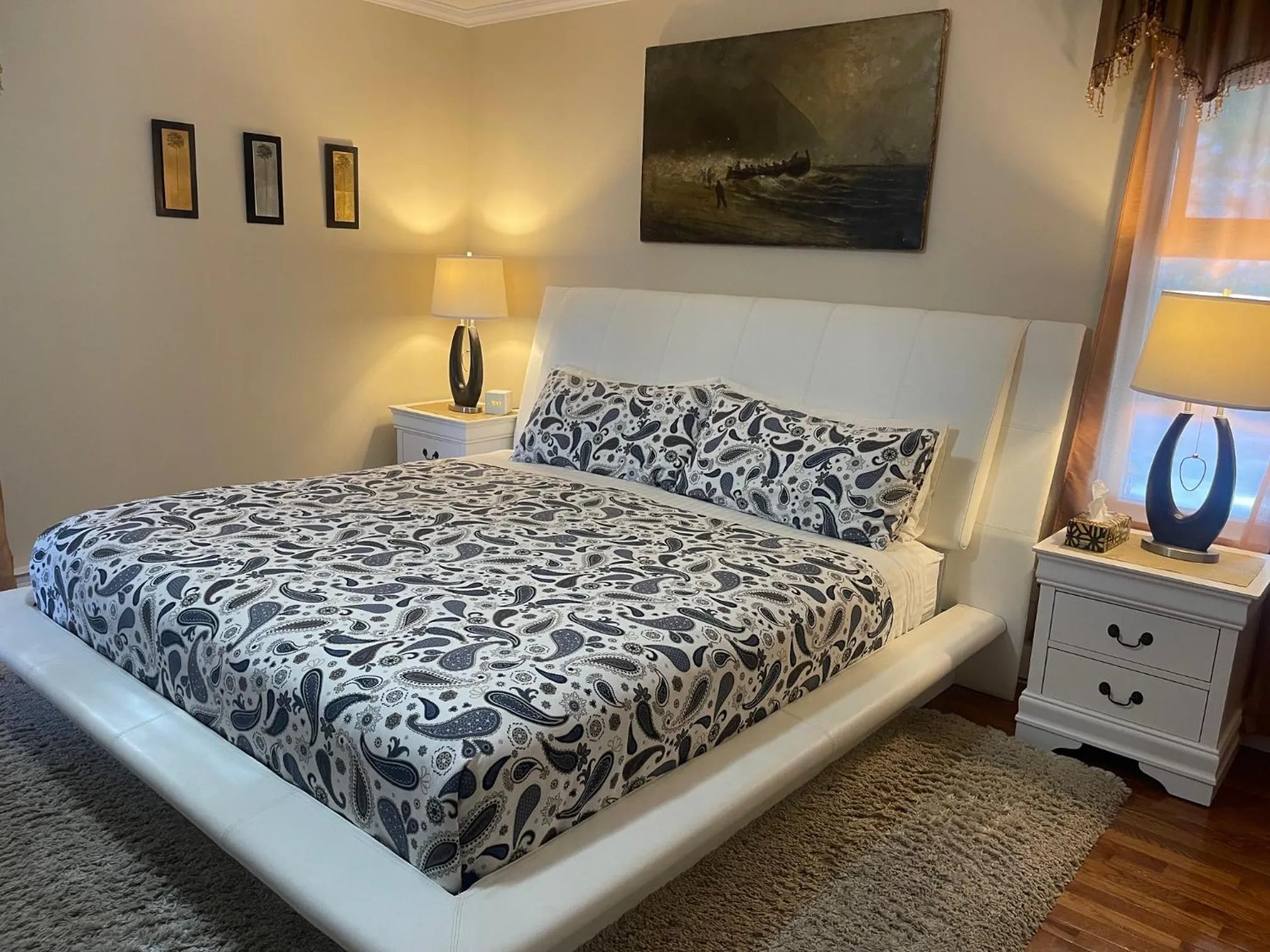 Property building, Bed in Garden Bridge House