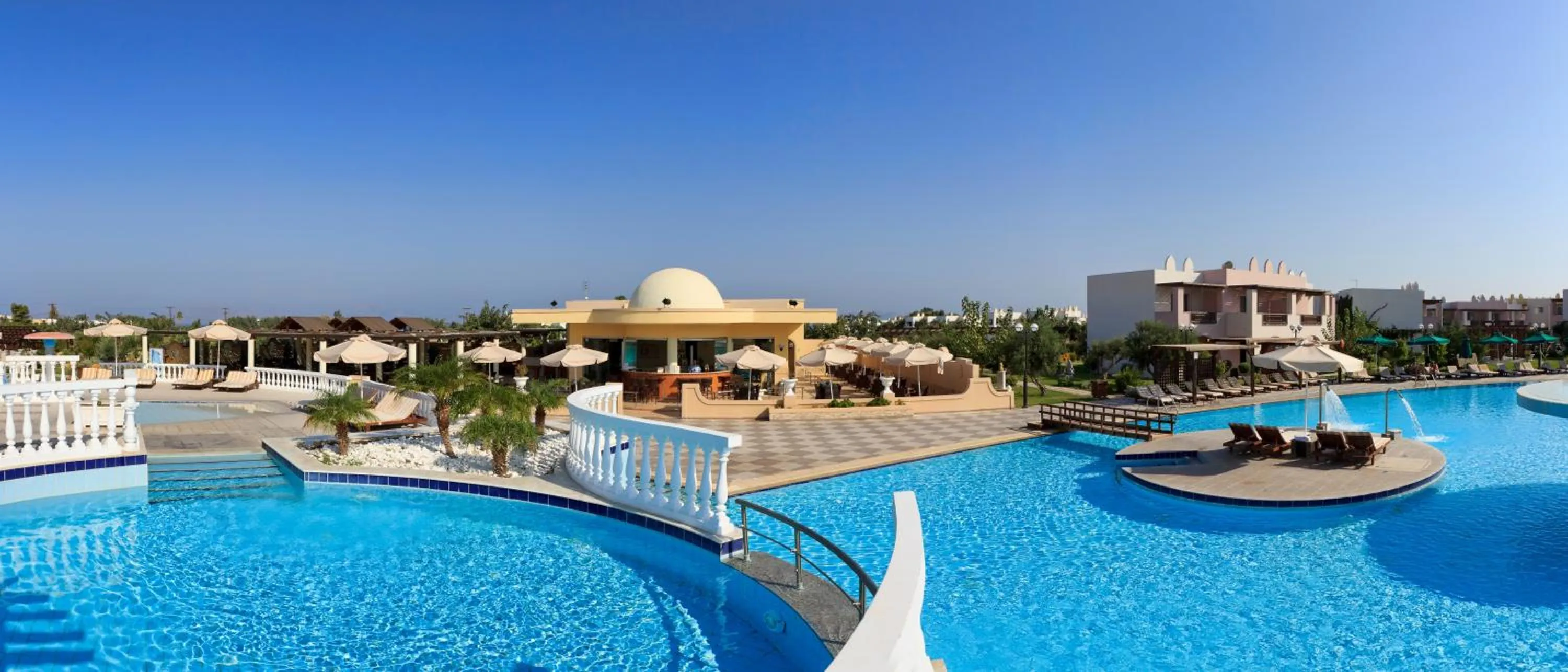 Swimming pool in Gaia Palace