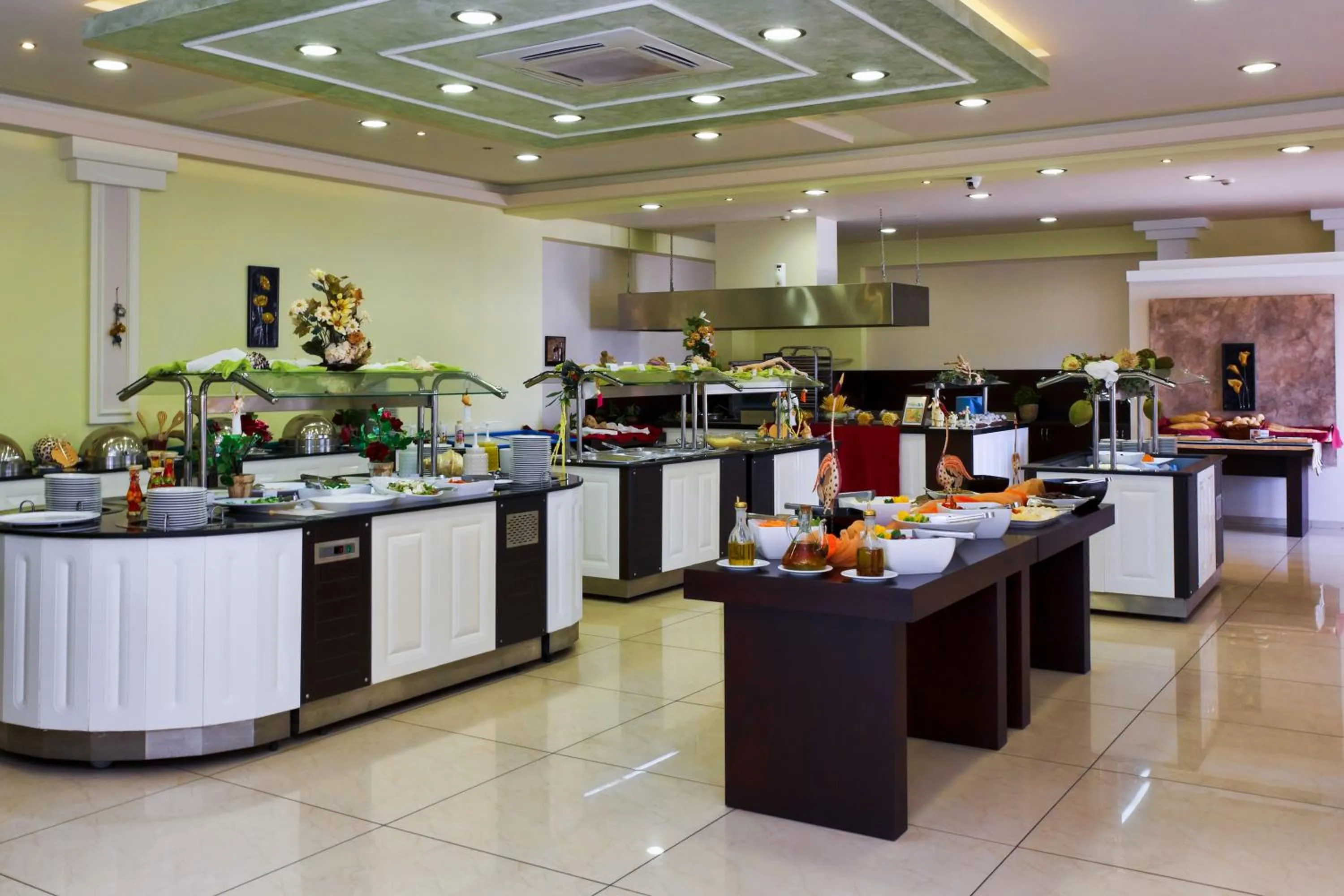 Restaurant/places to eat in Gaia Palace