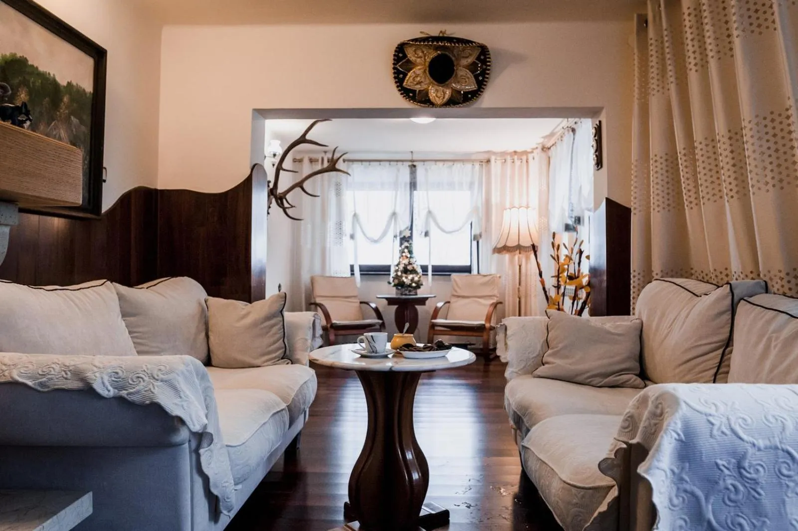 Communal lounge/ TV room in Irena