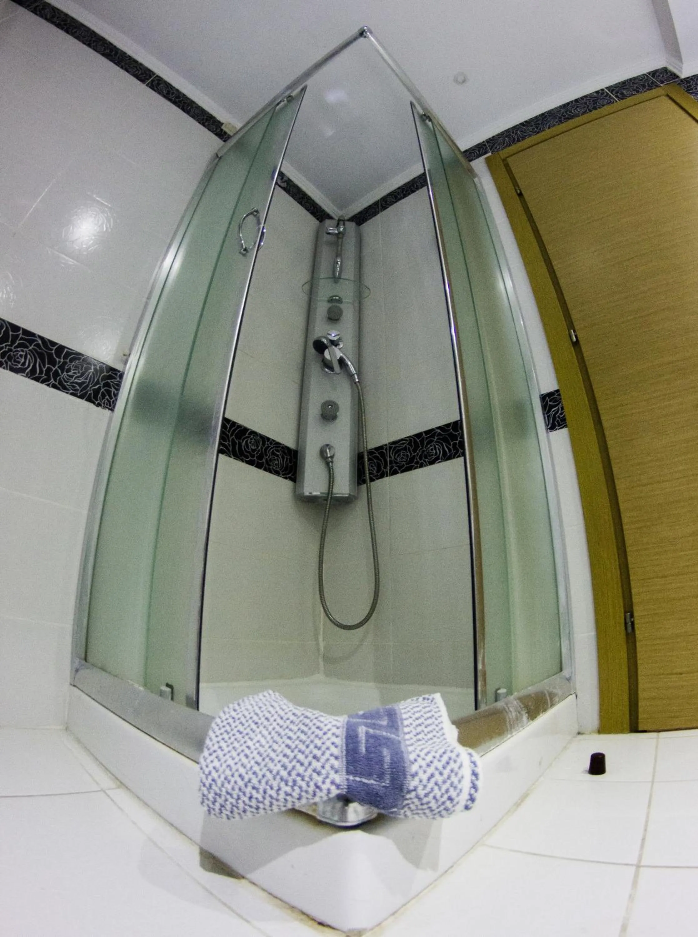 Shower in Perinthos Hotel