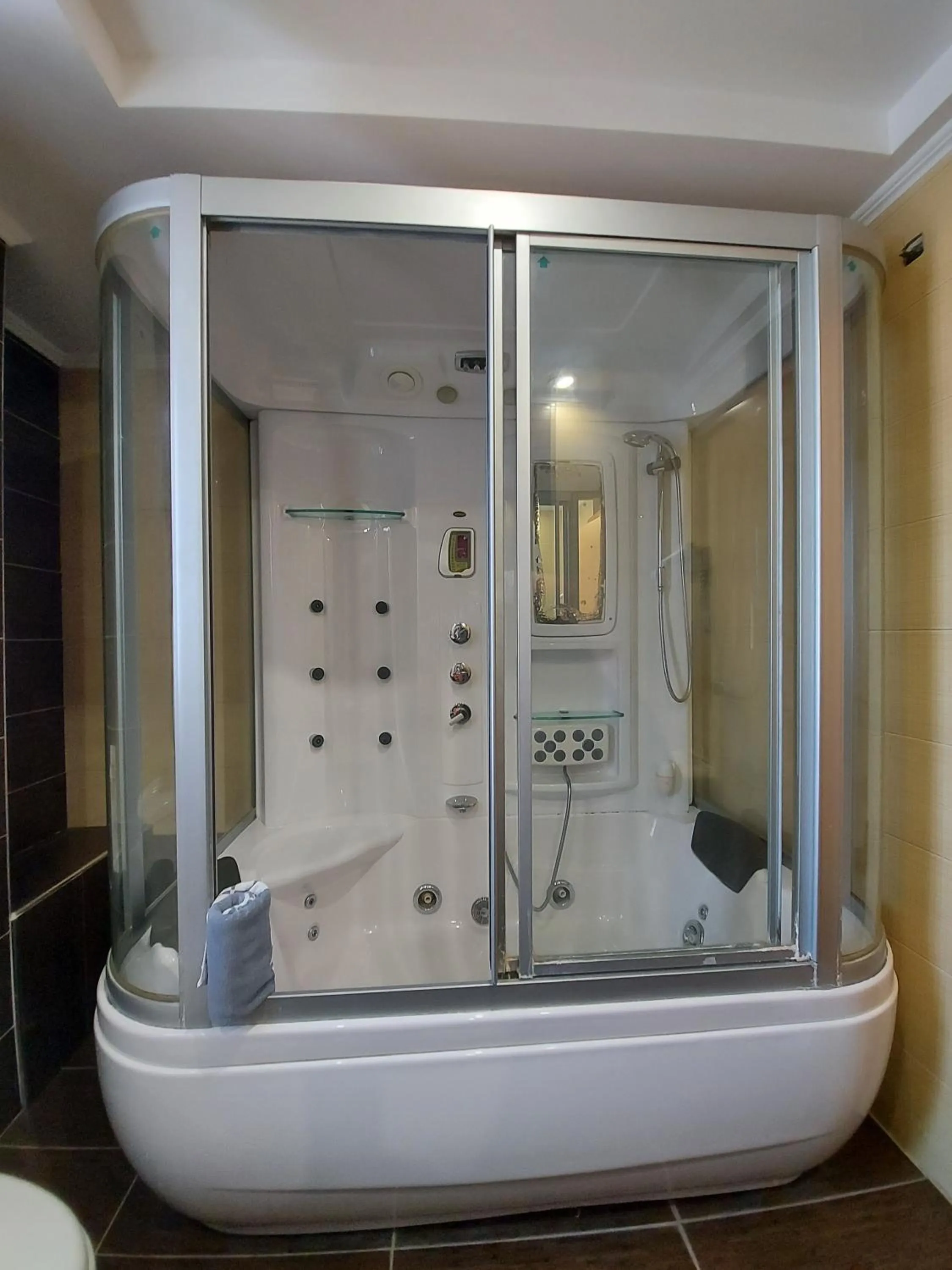 Bathroom in Perinthos Hotel