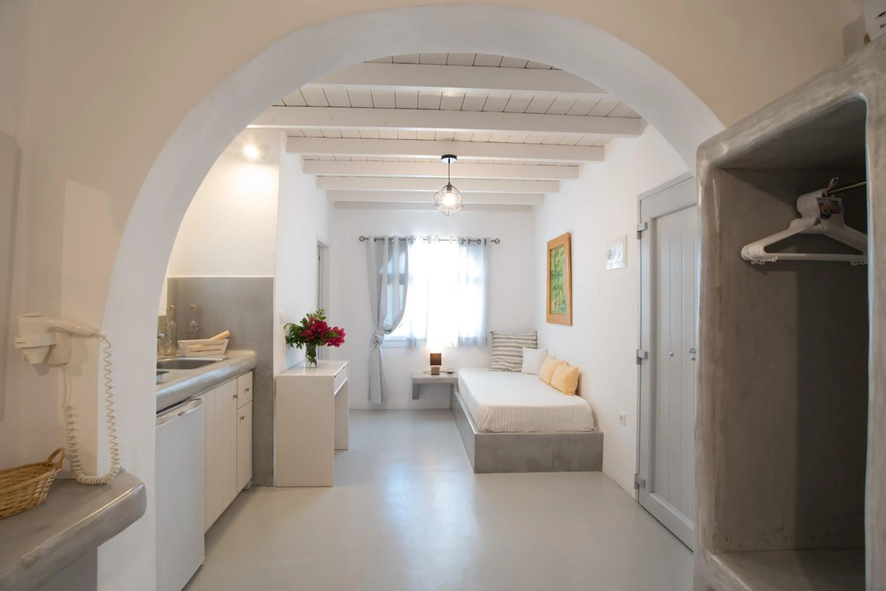 Garden, Bed in KrotiriBay adults