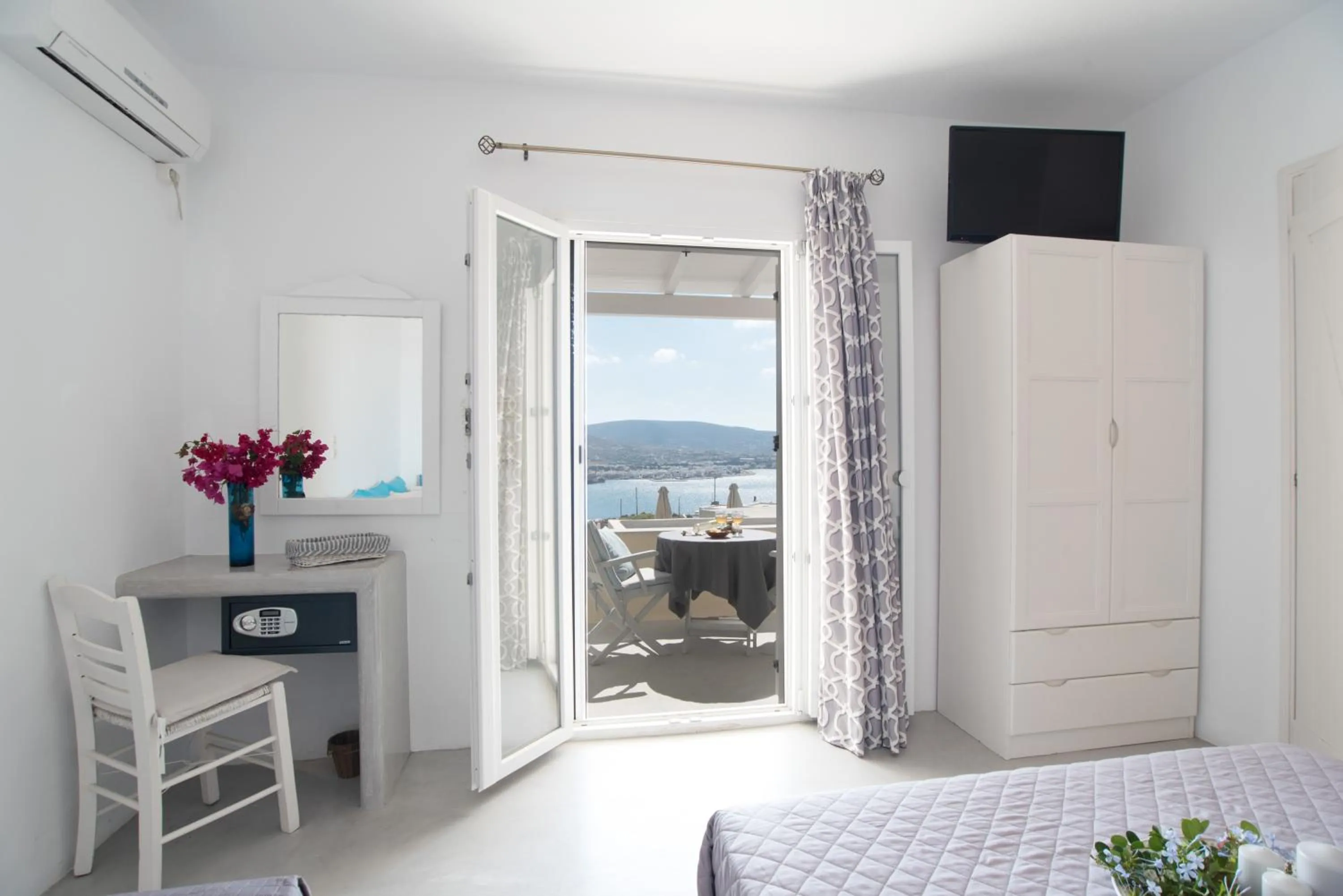 Balcony/Terrace, Bed in KrotiriBay adults