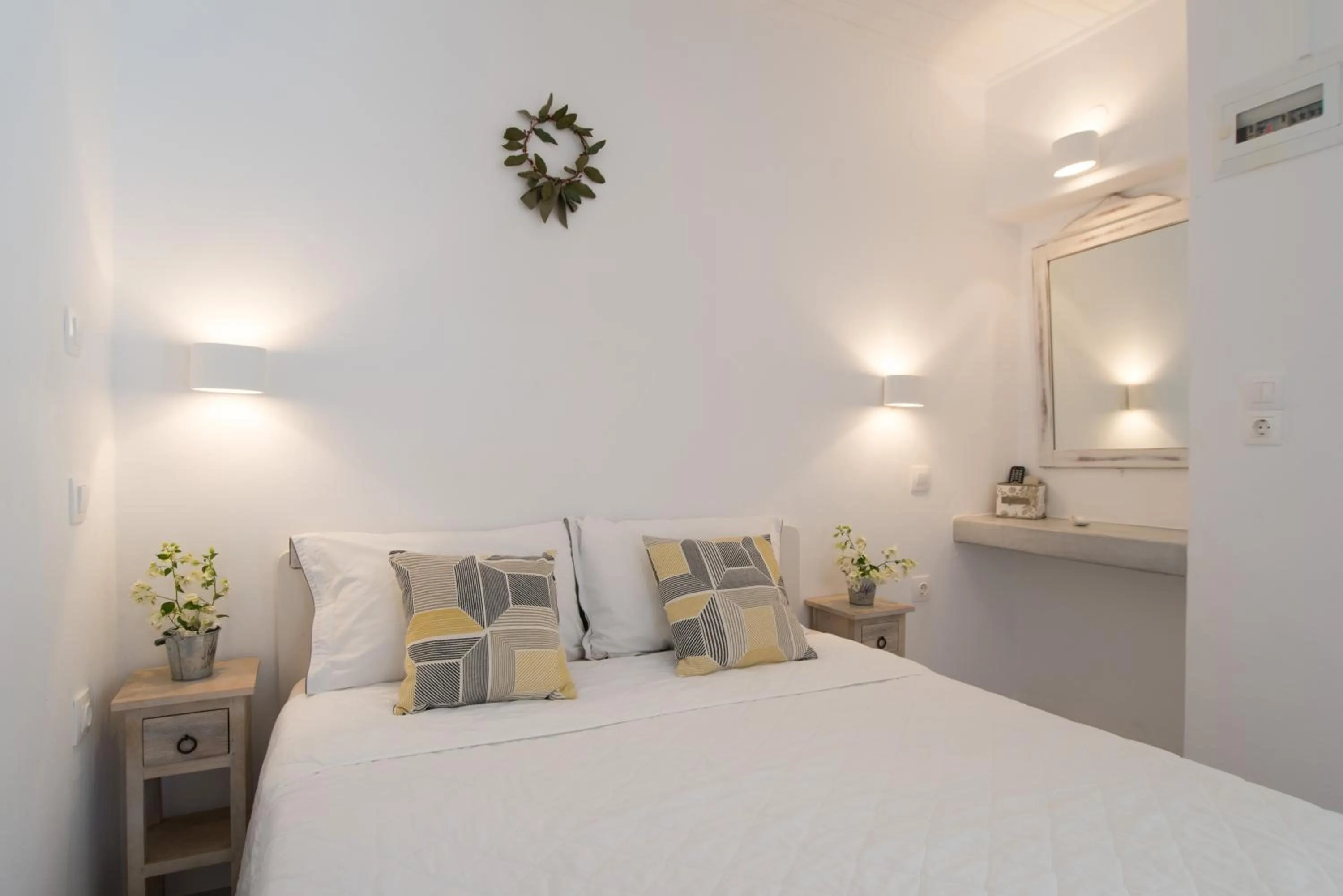 Bed in KrotiriBay adults