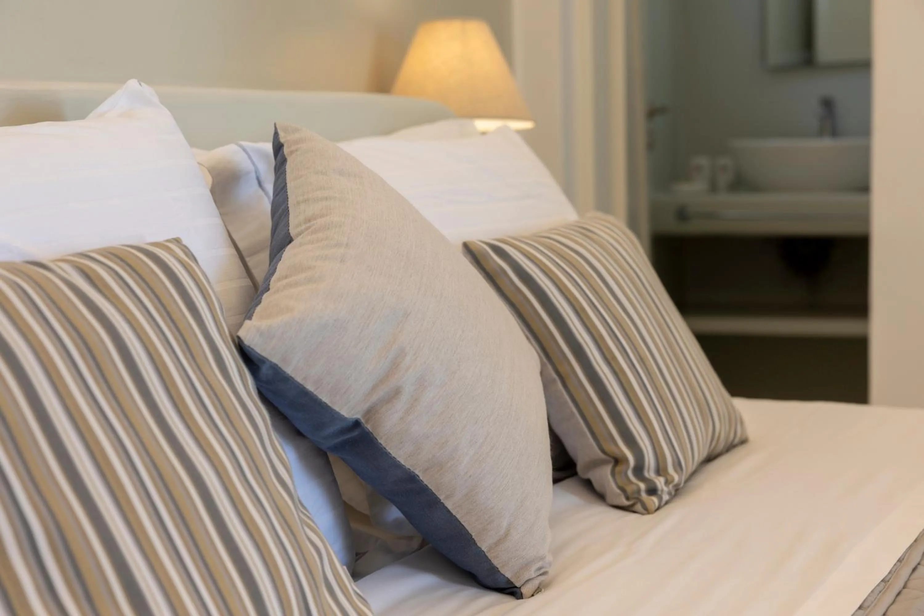 Bed in KrotiriBay adults