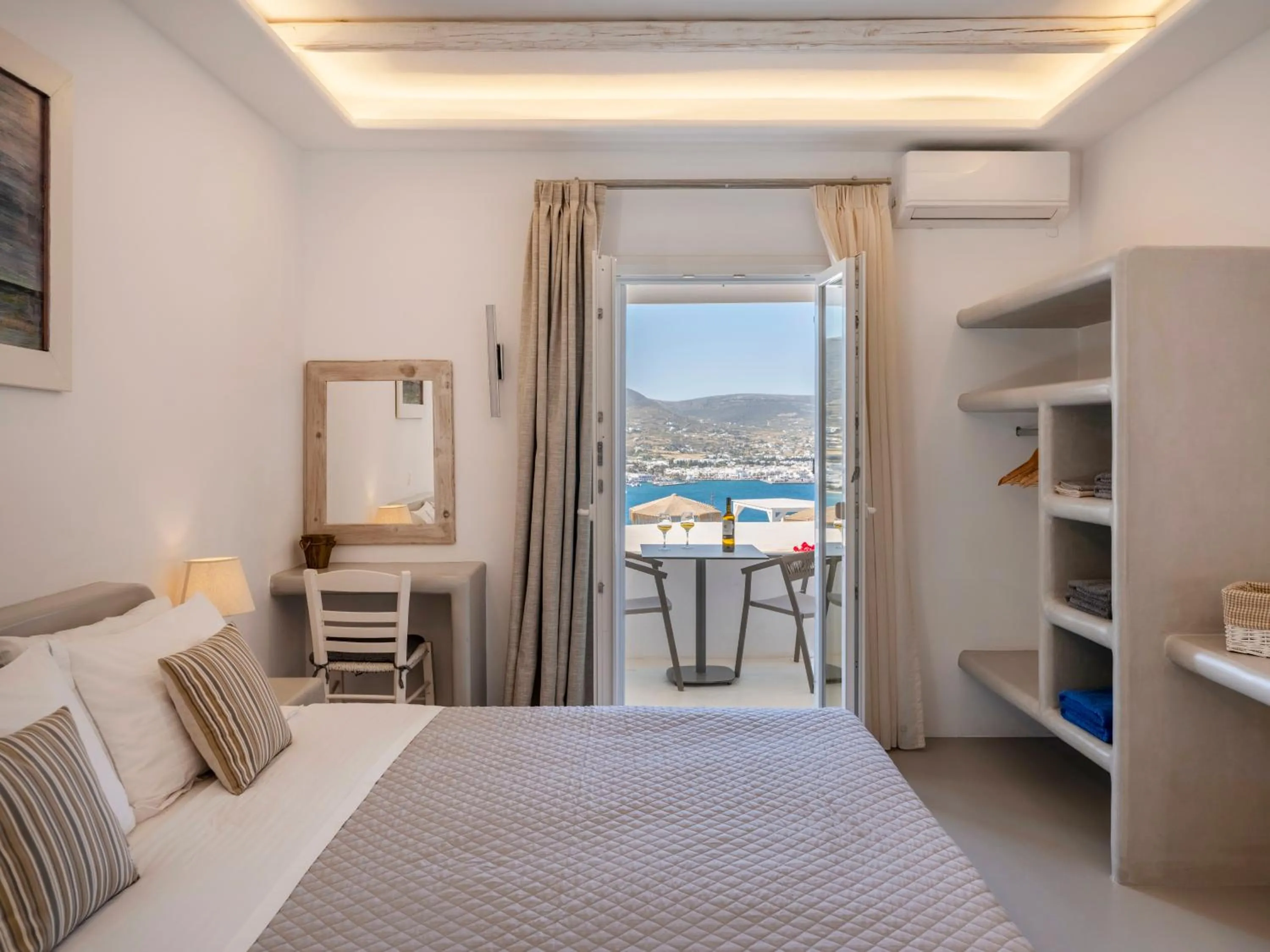 Bed in KrotiriBay adults