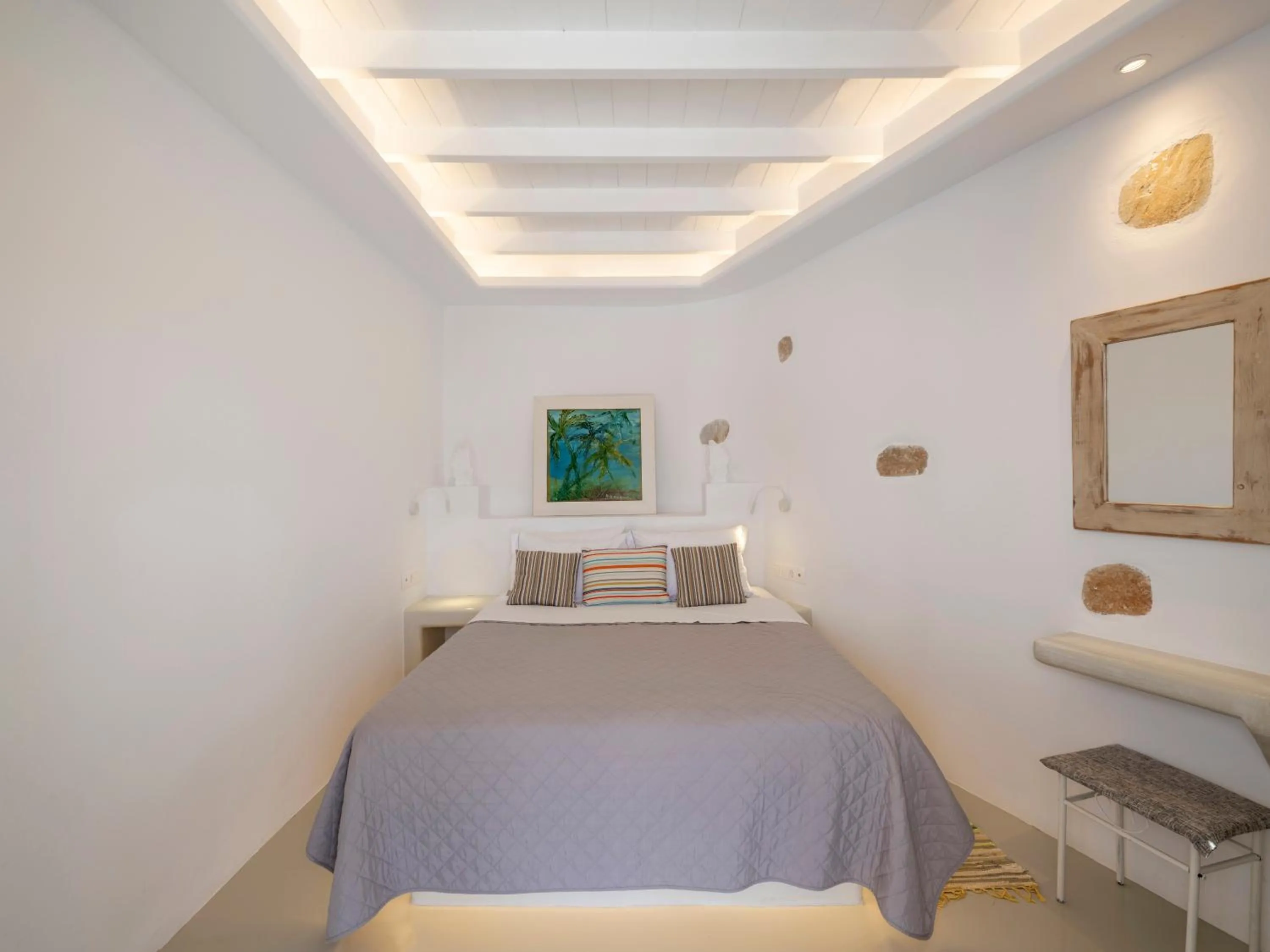 Bed in KrotiriBay adults