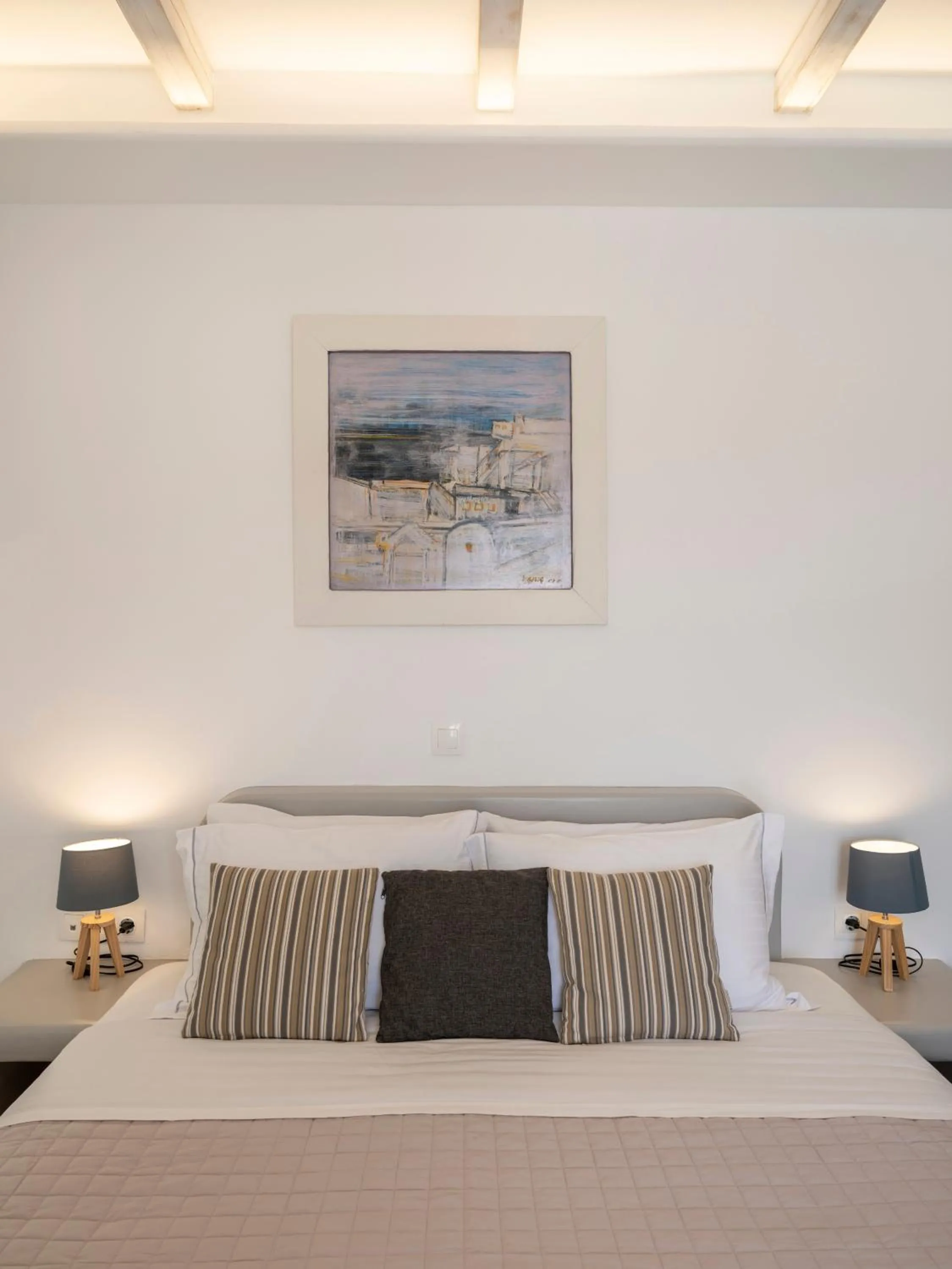 Bed in KrotiriBay adults