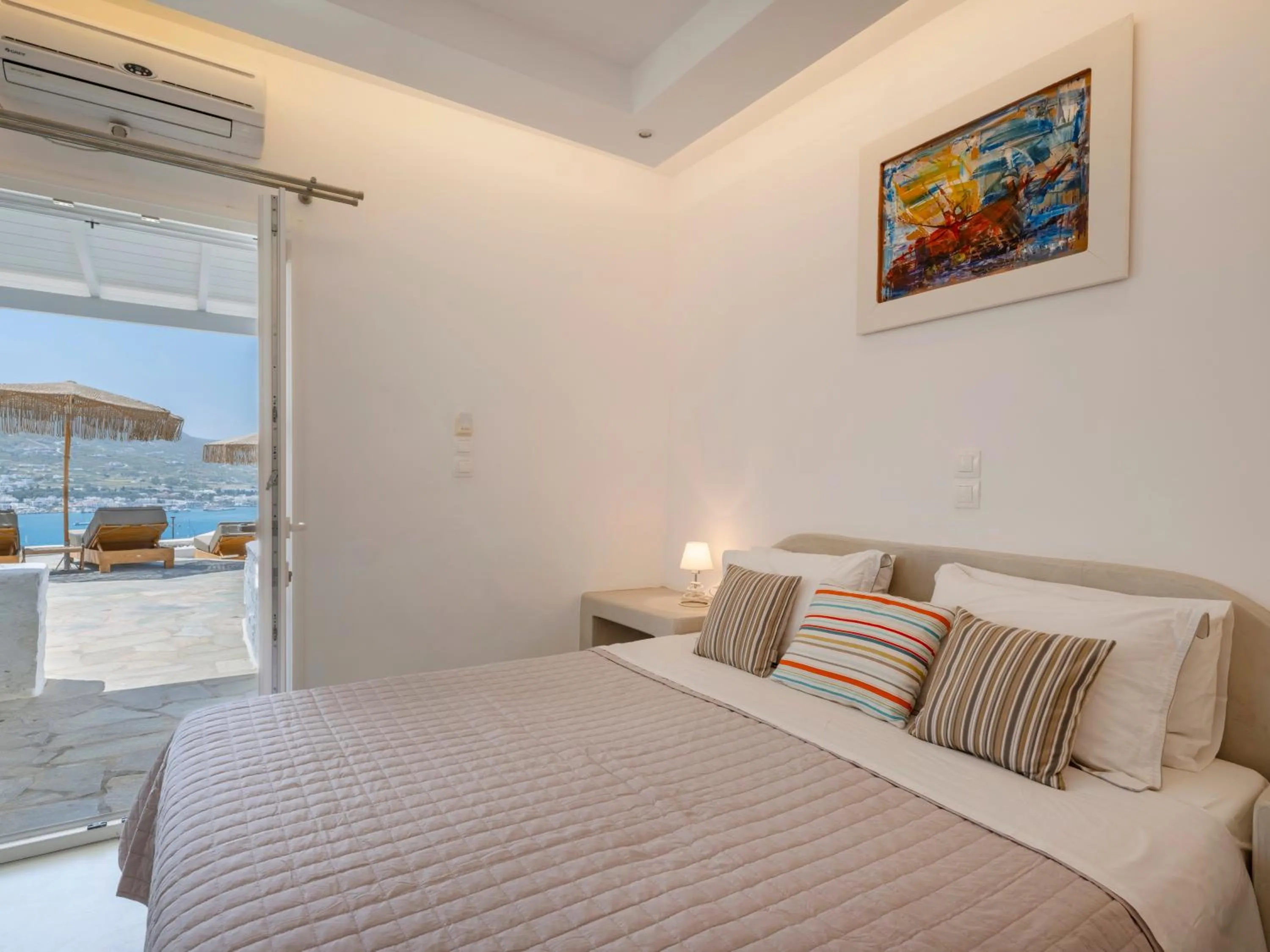 Bed in KrotiriBay adults