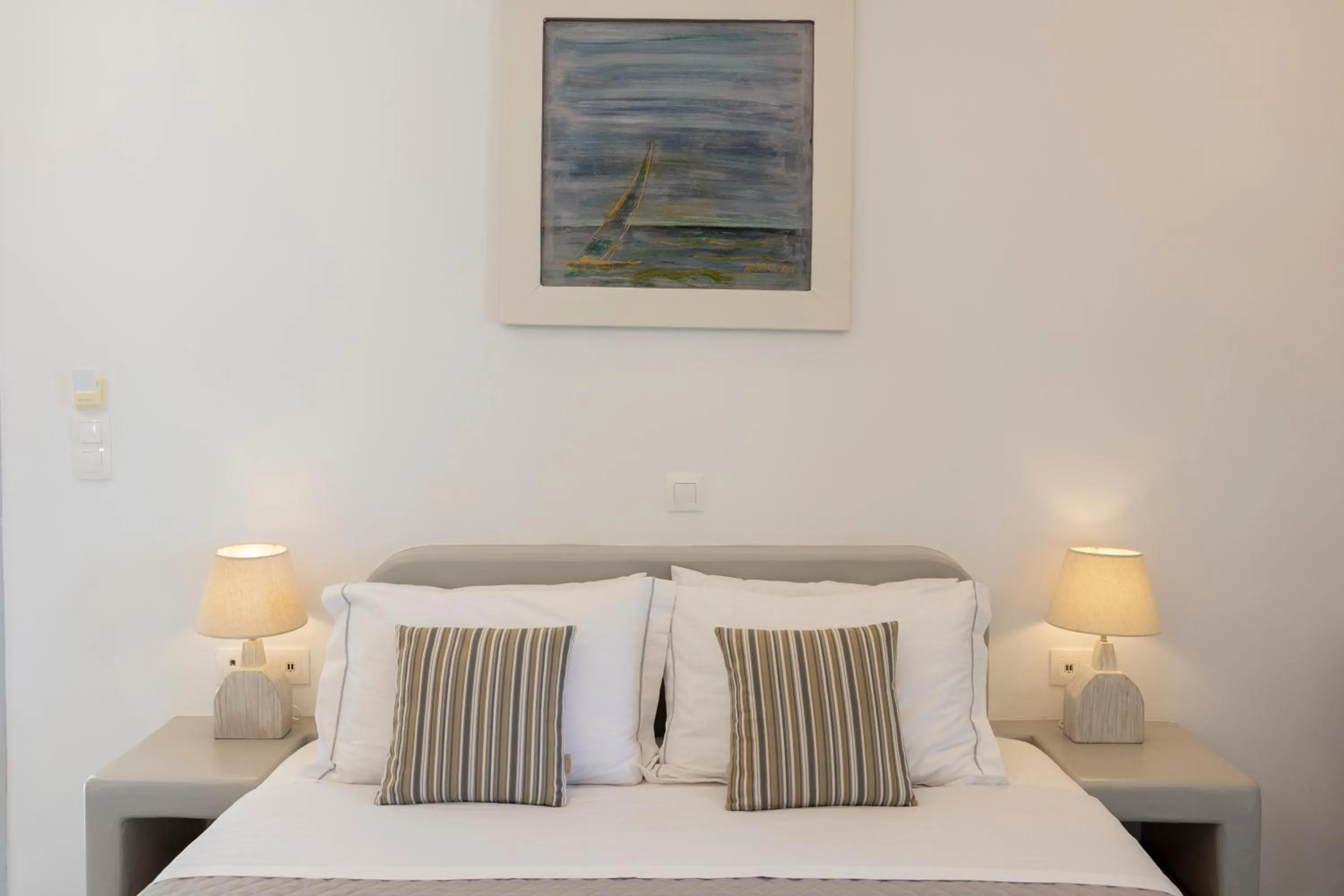 Bed in KrotiriBay adults