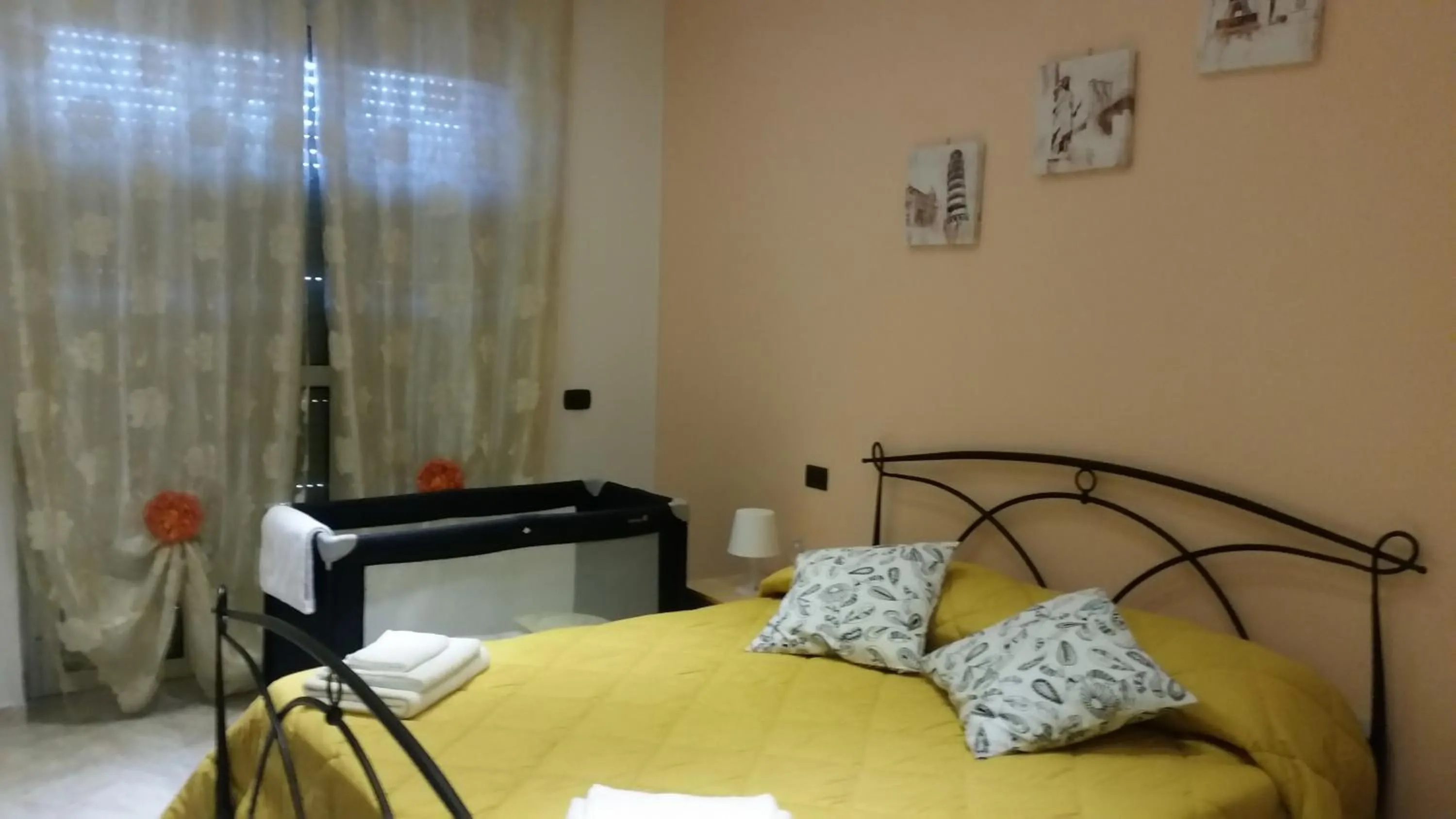 Bedroom in BBCinecitta4YOU