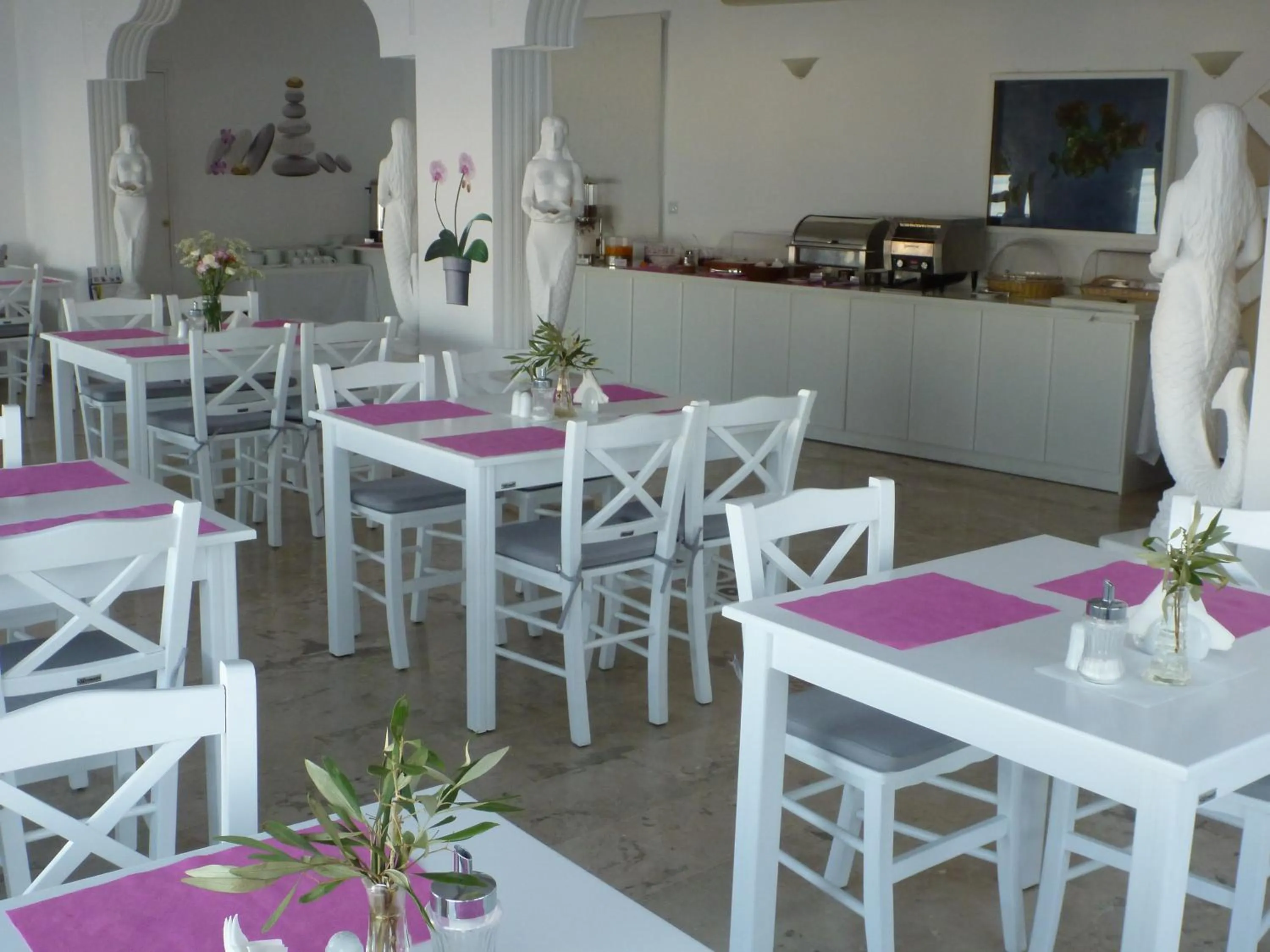 Restaurant/places to eat in Hotel Gorgona