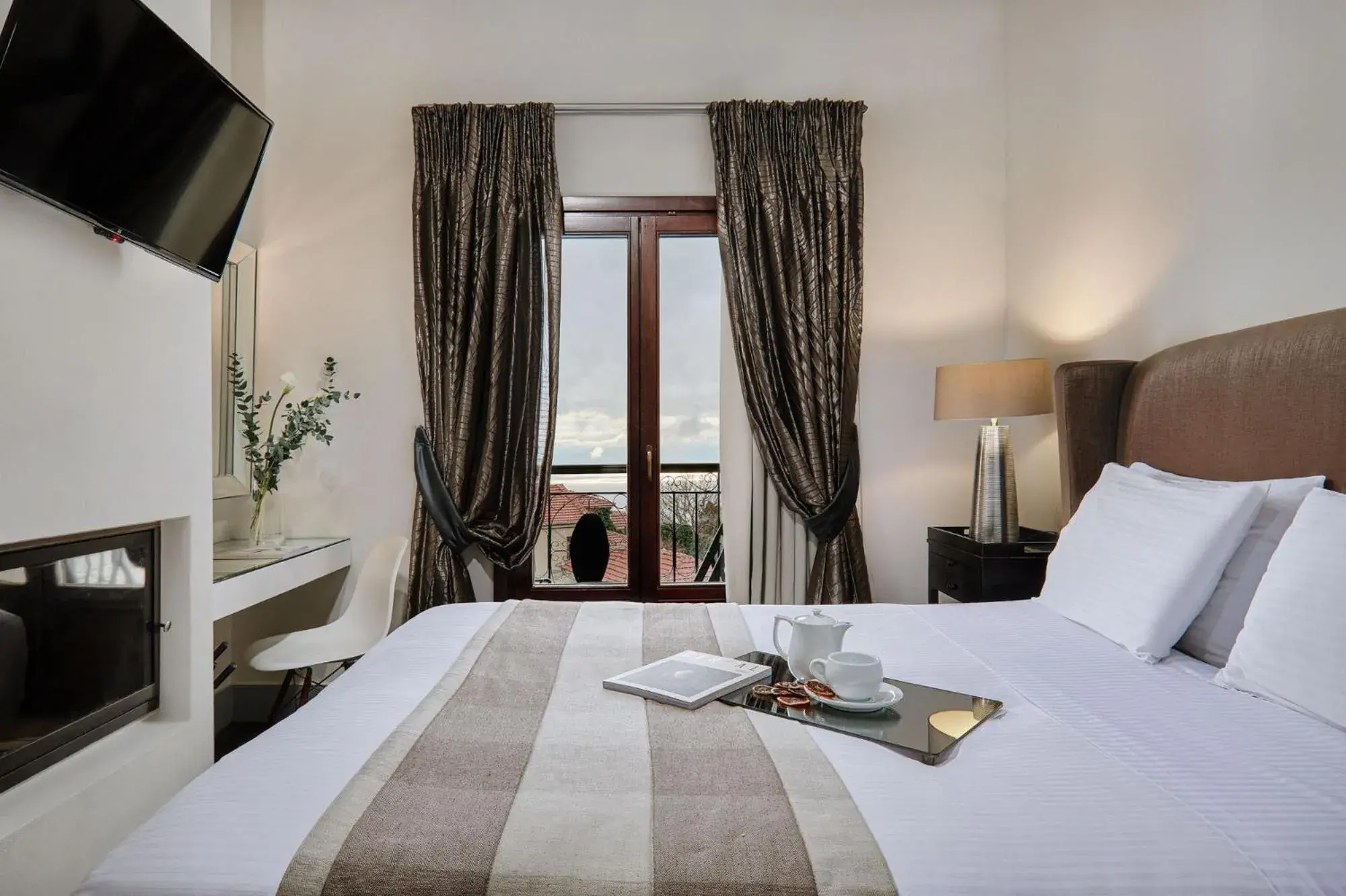 Family Room in Despotiko Family Room in Despotiko