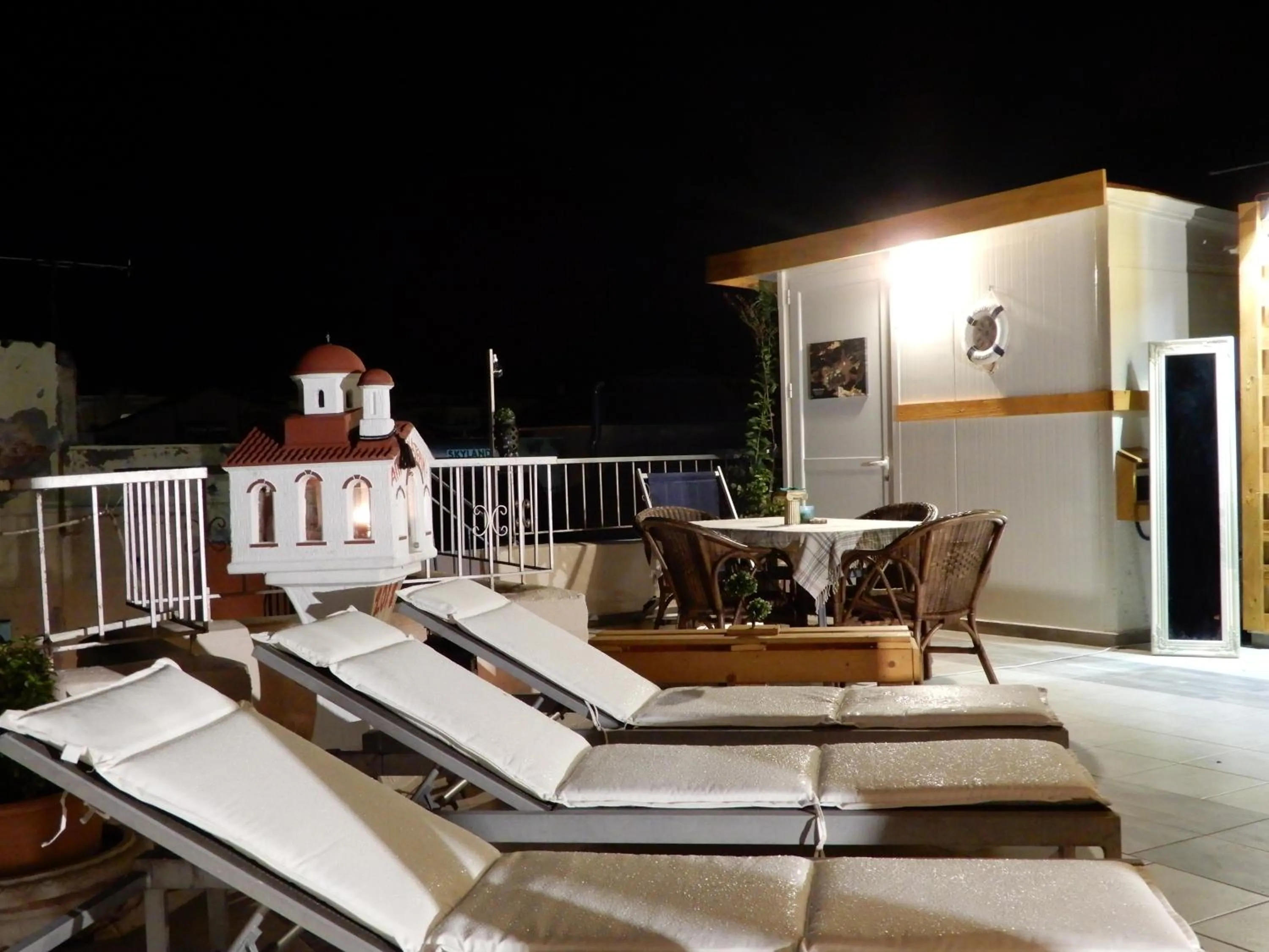 Patio in Nikolas Rooms