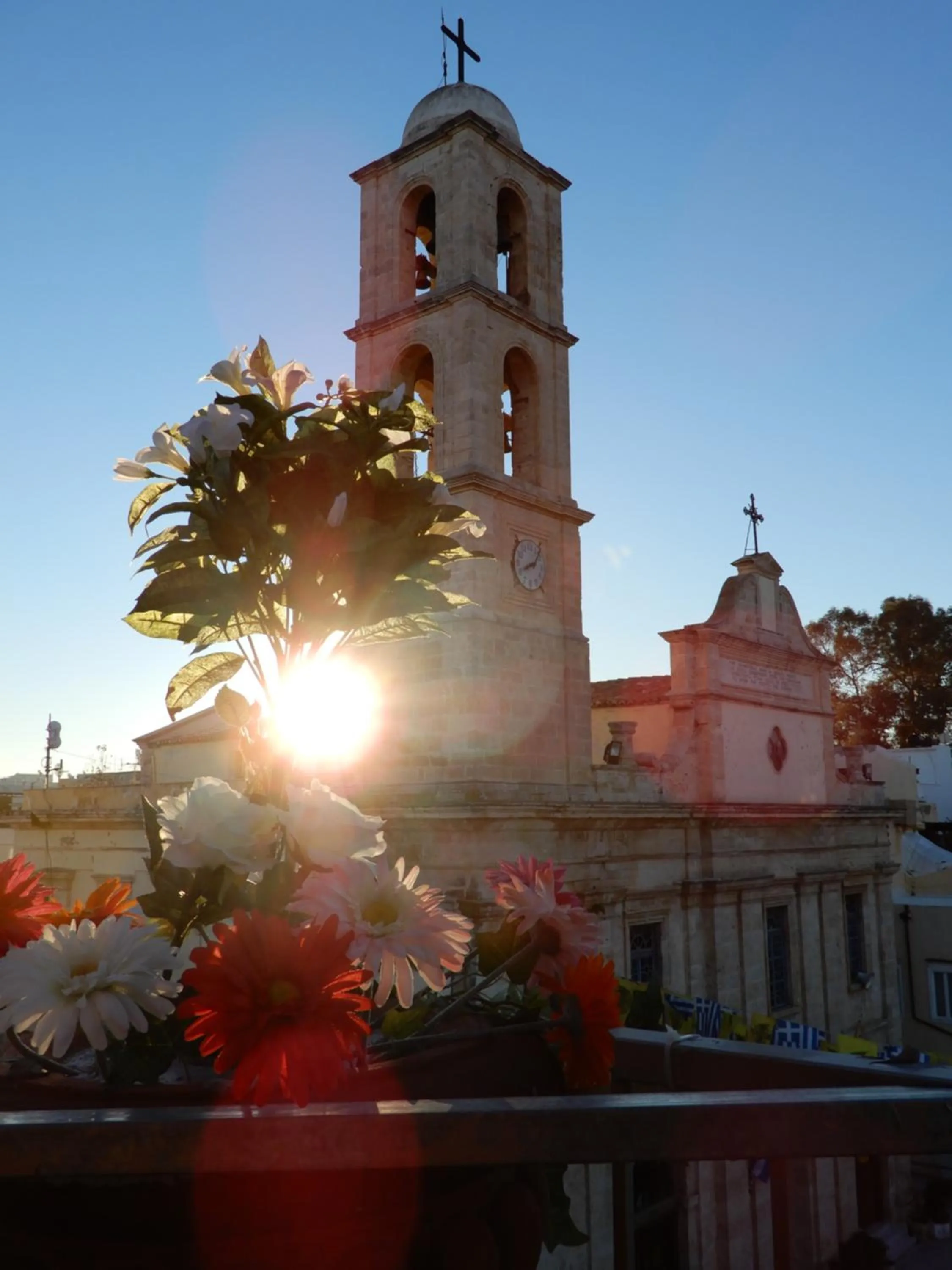 Nearby landmark in Nikolas Rooms