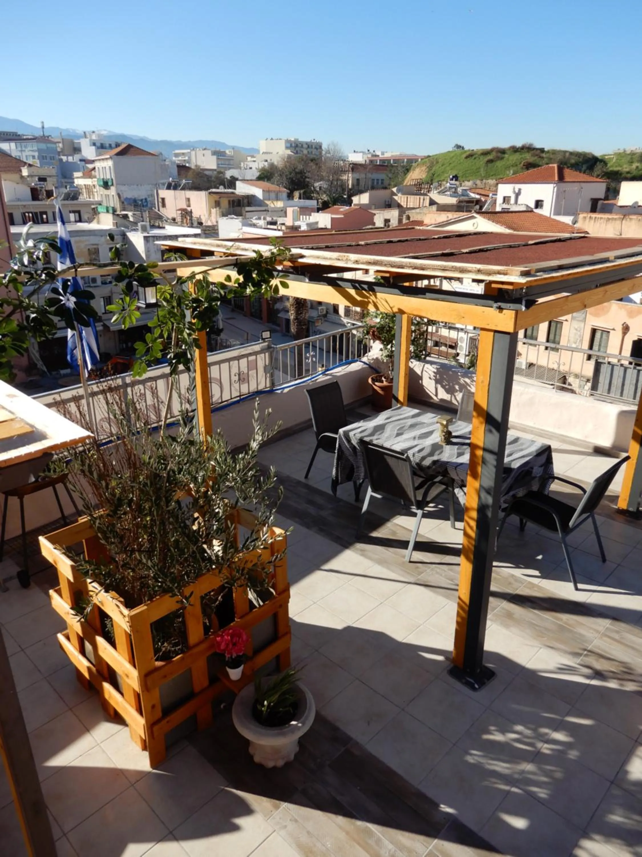 Day in Nikolas Rooms