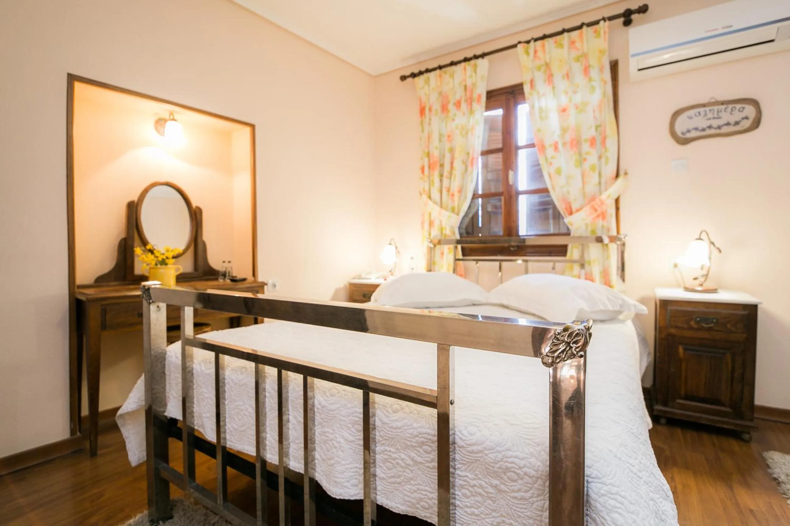 Bed in Gastronomy Hotel Kritsa