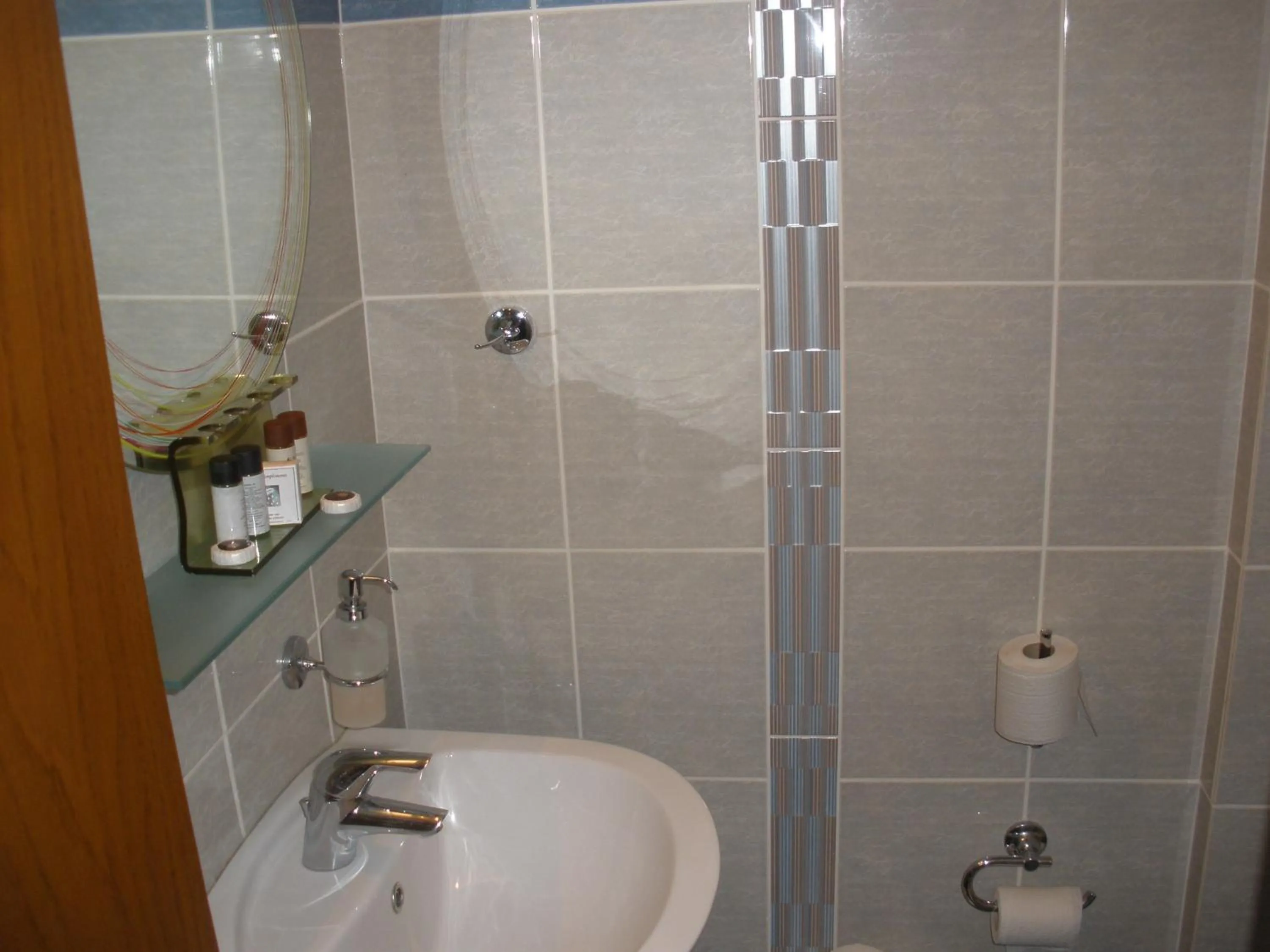 Bathroom in Pelias Hotel