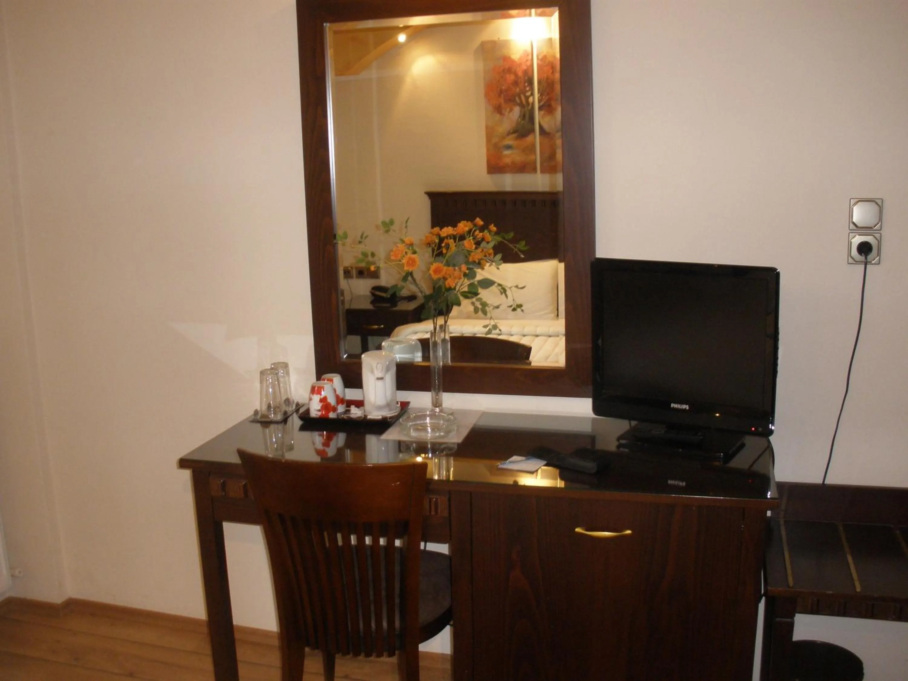 Photo of the whole room in Pelias Hotel