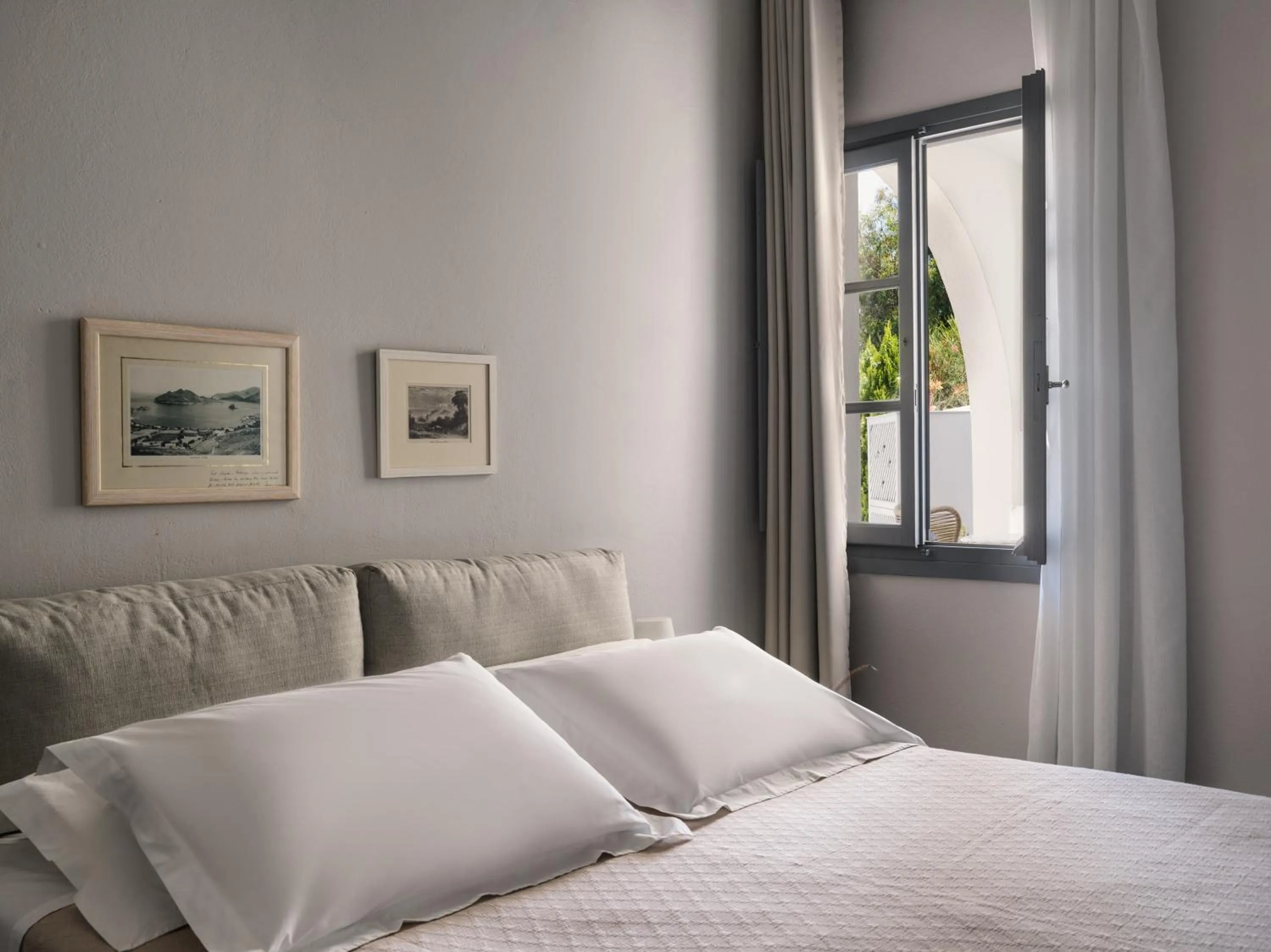 Bedroom, Bed in The Petra, Small Luxury Hotels of the World