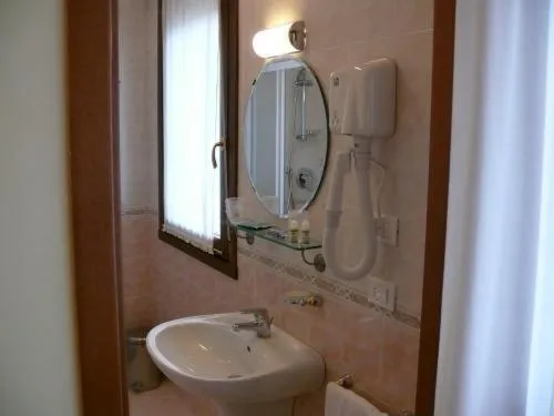 Bathroom in Hotel Marco Effe