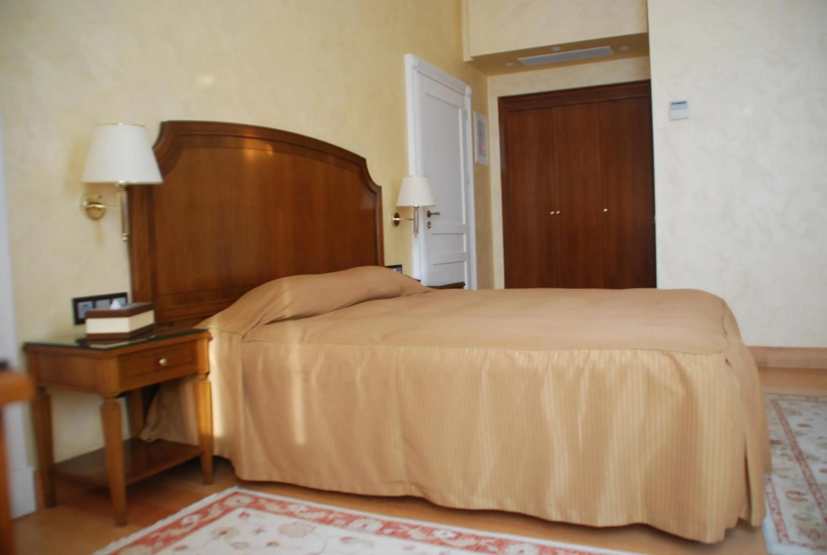 Bed in Siora Vittoria Boutique Hotel