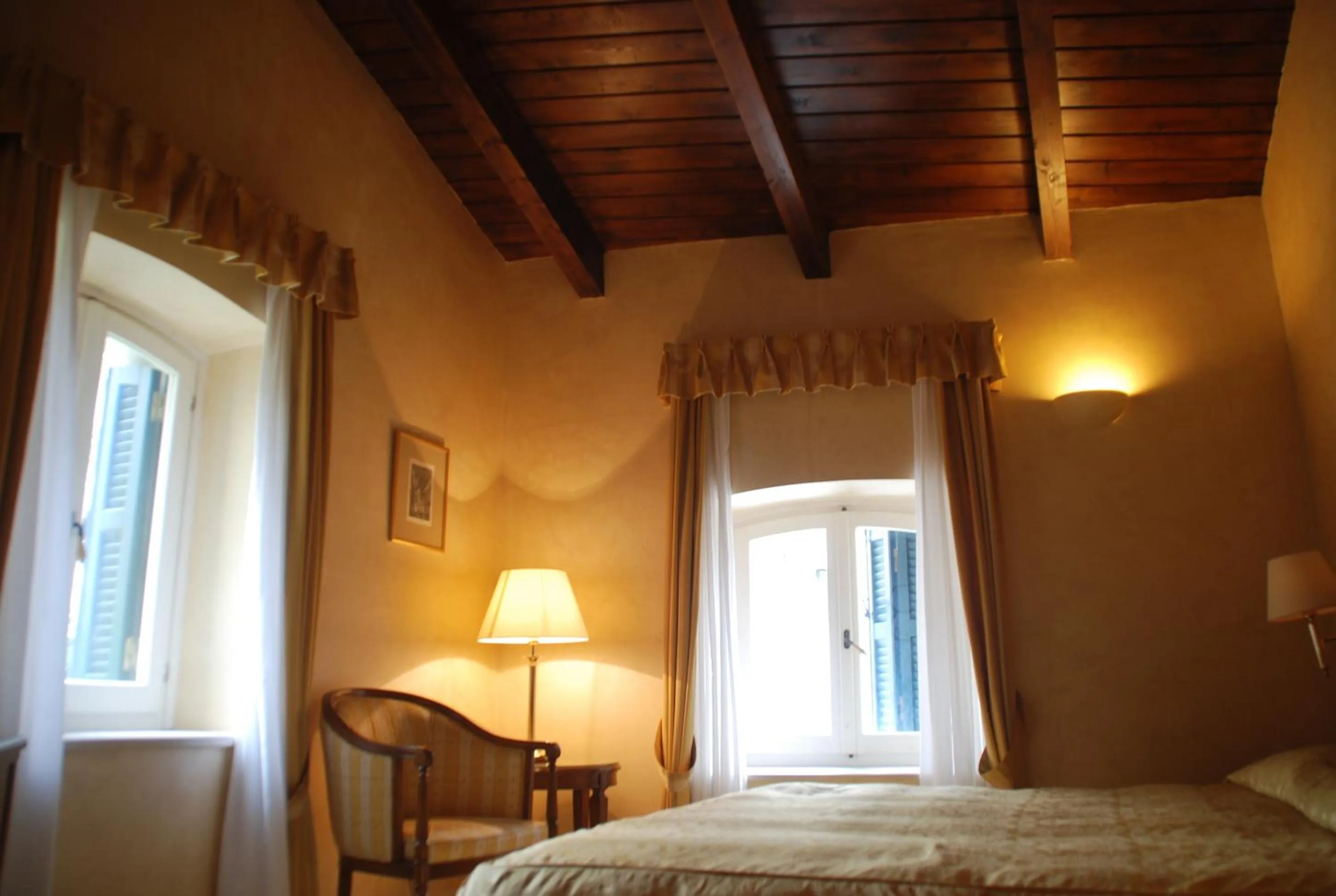 Photo of the whole room, Bed in Siora Vittoria Boutique Hotel