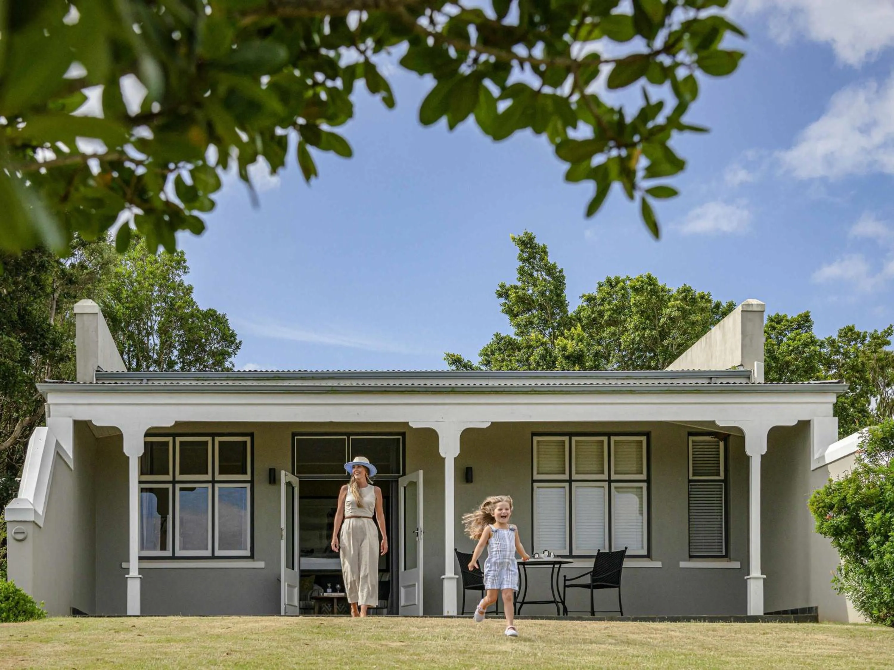 Bedroom in Founders Lodge by Mantis