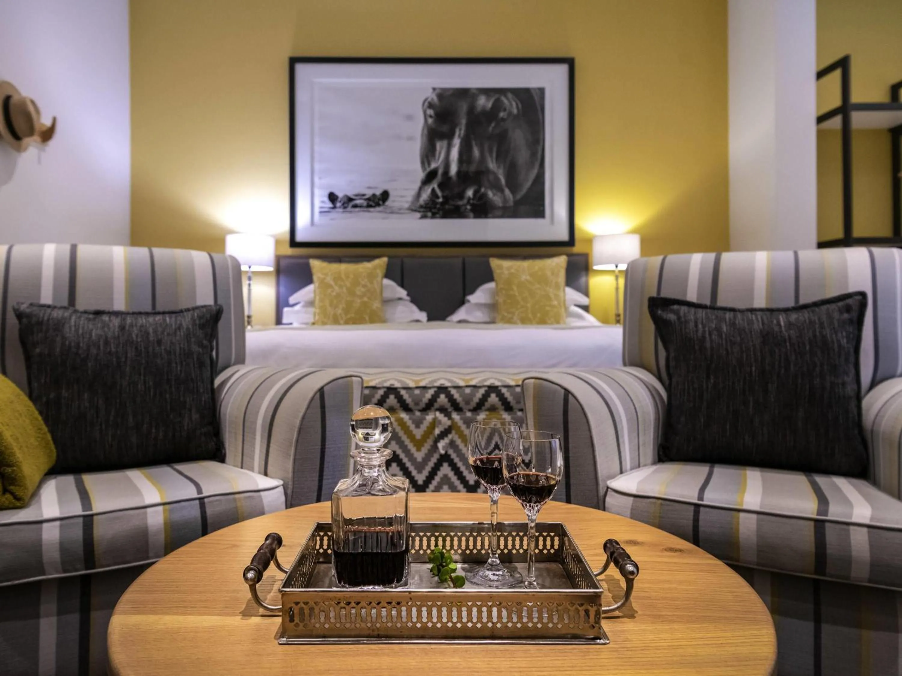 Photo of the whole room in Founders Lodge by Mantis