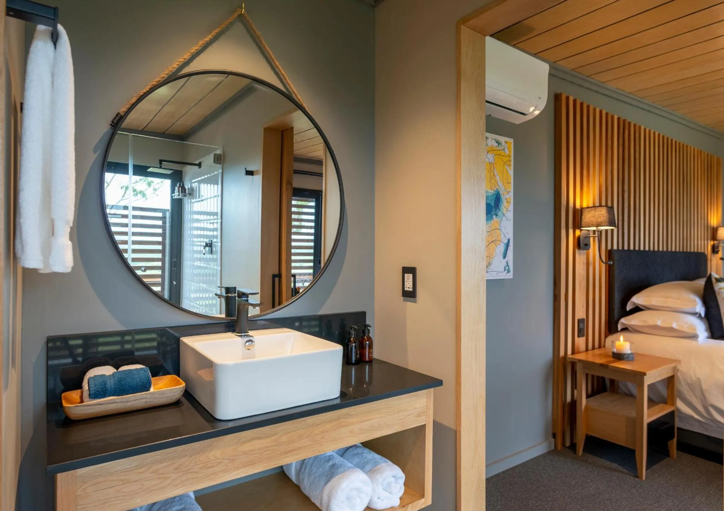 Shower, Bed in Founders Lodge by Mantis