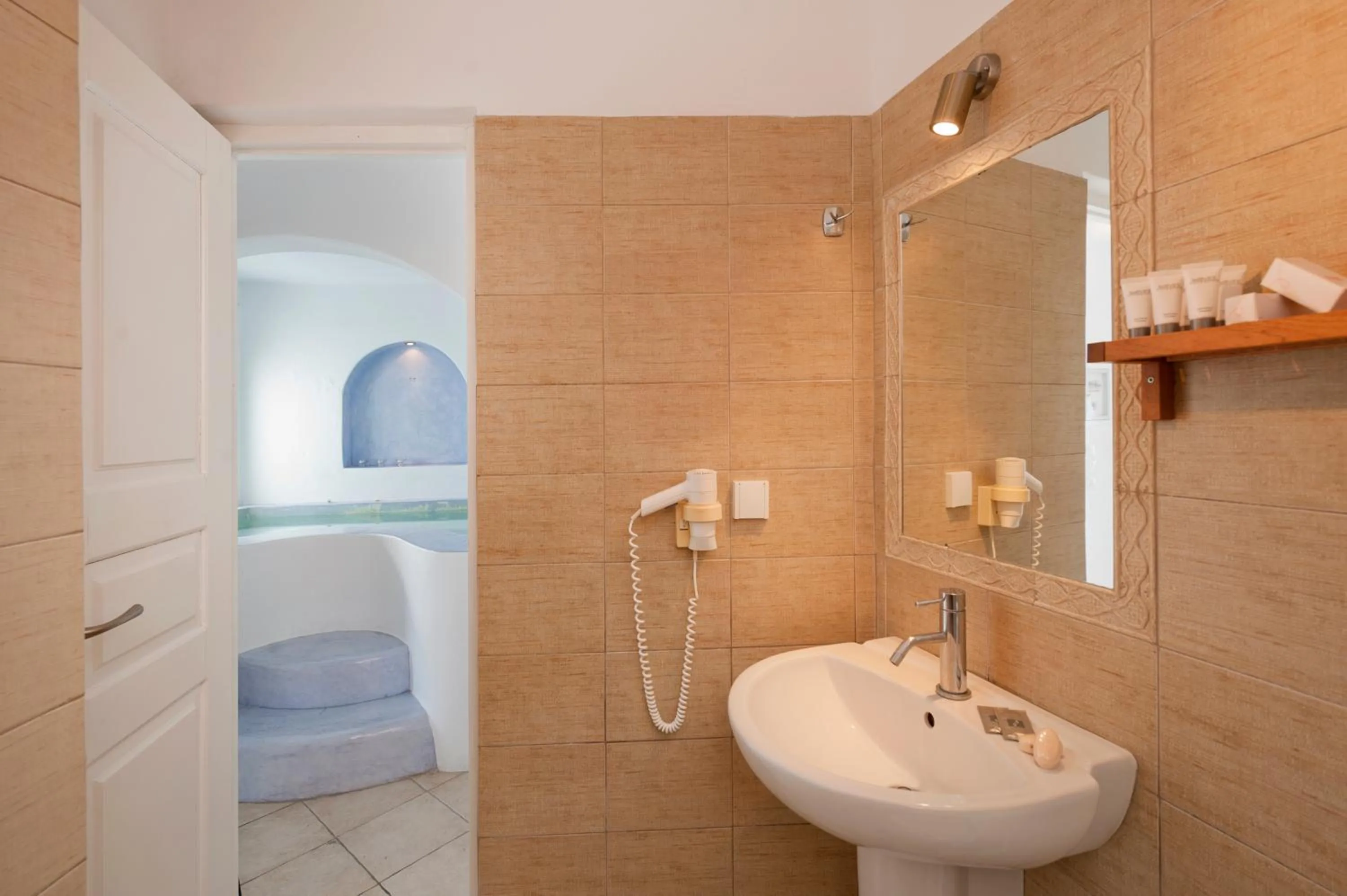 Bathroom in Regina Mare-Adults Only Hotel