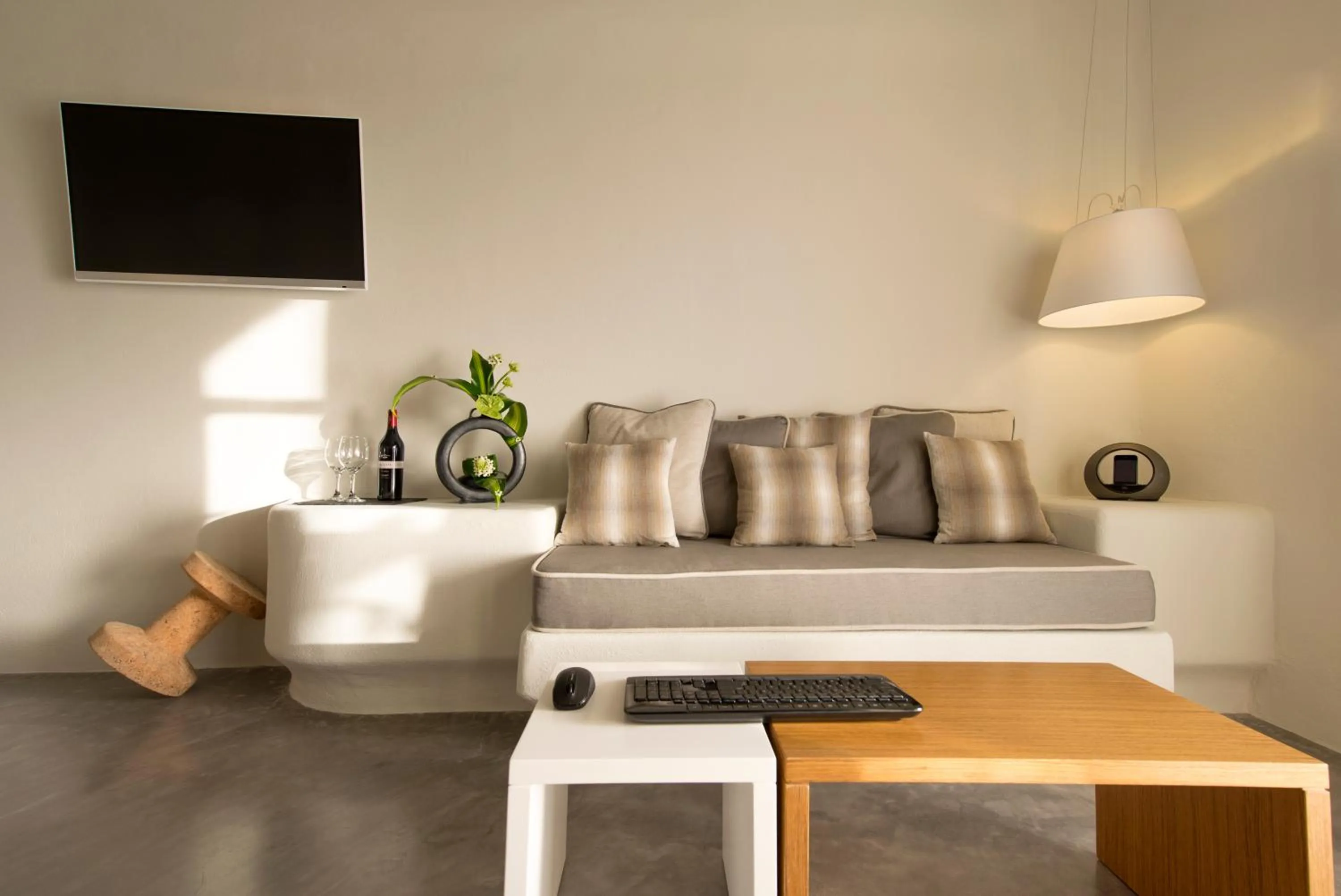 TV and multimedia in Avaton Resort And Spa