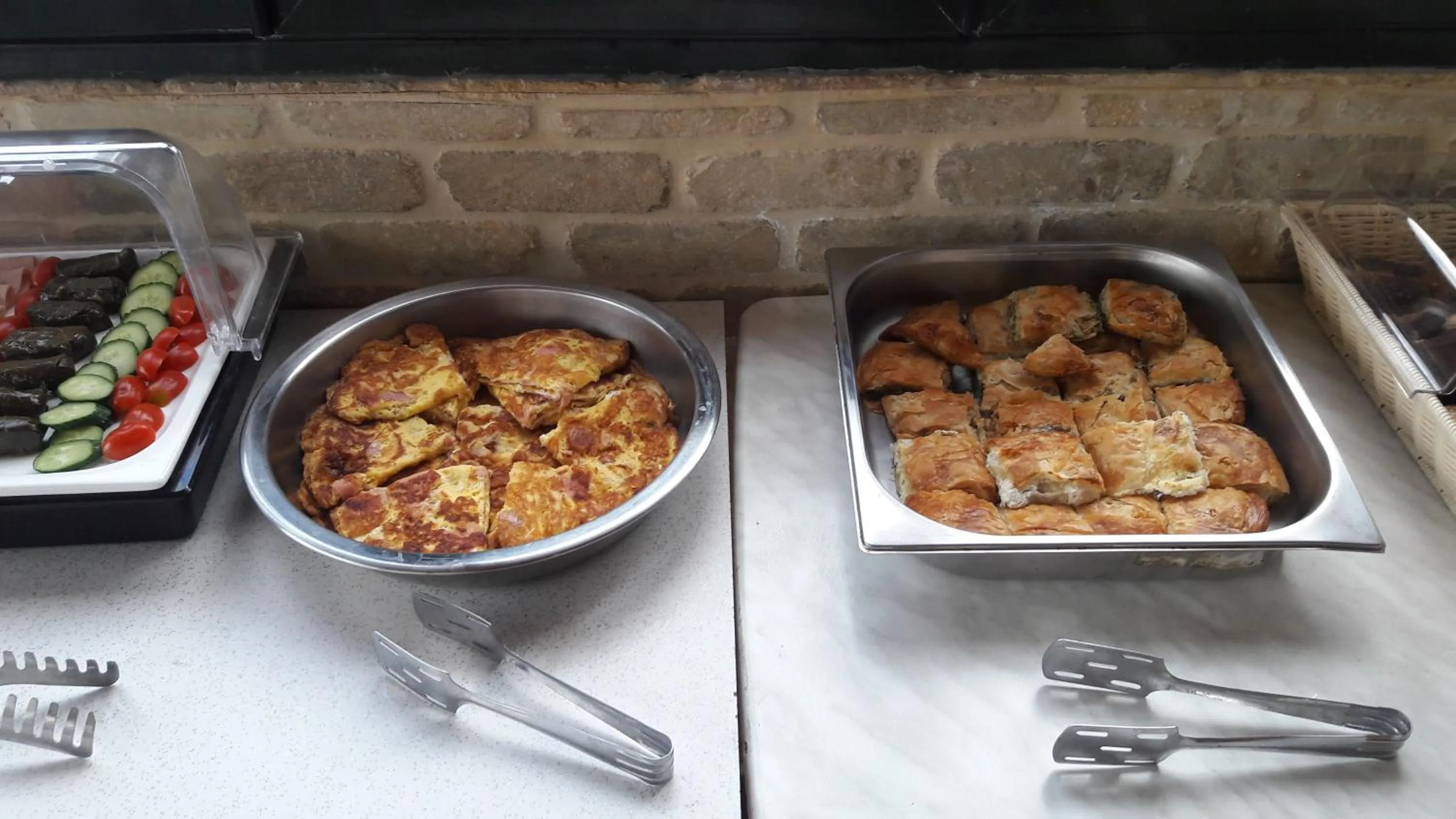 Buffet breakfast in Ela Mesa