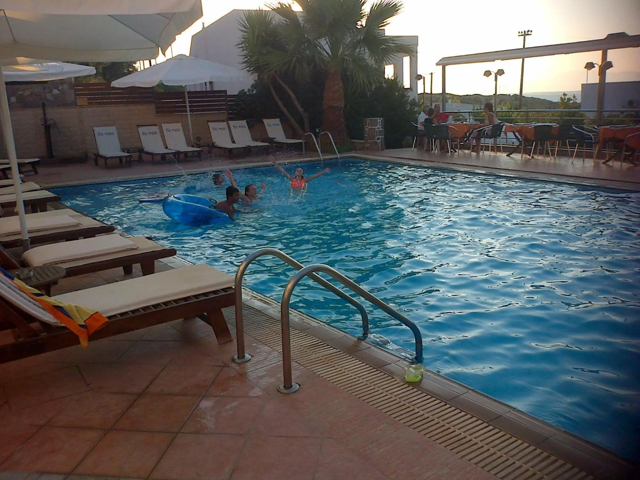 Swimming pool in Ela Mesa
